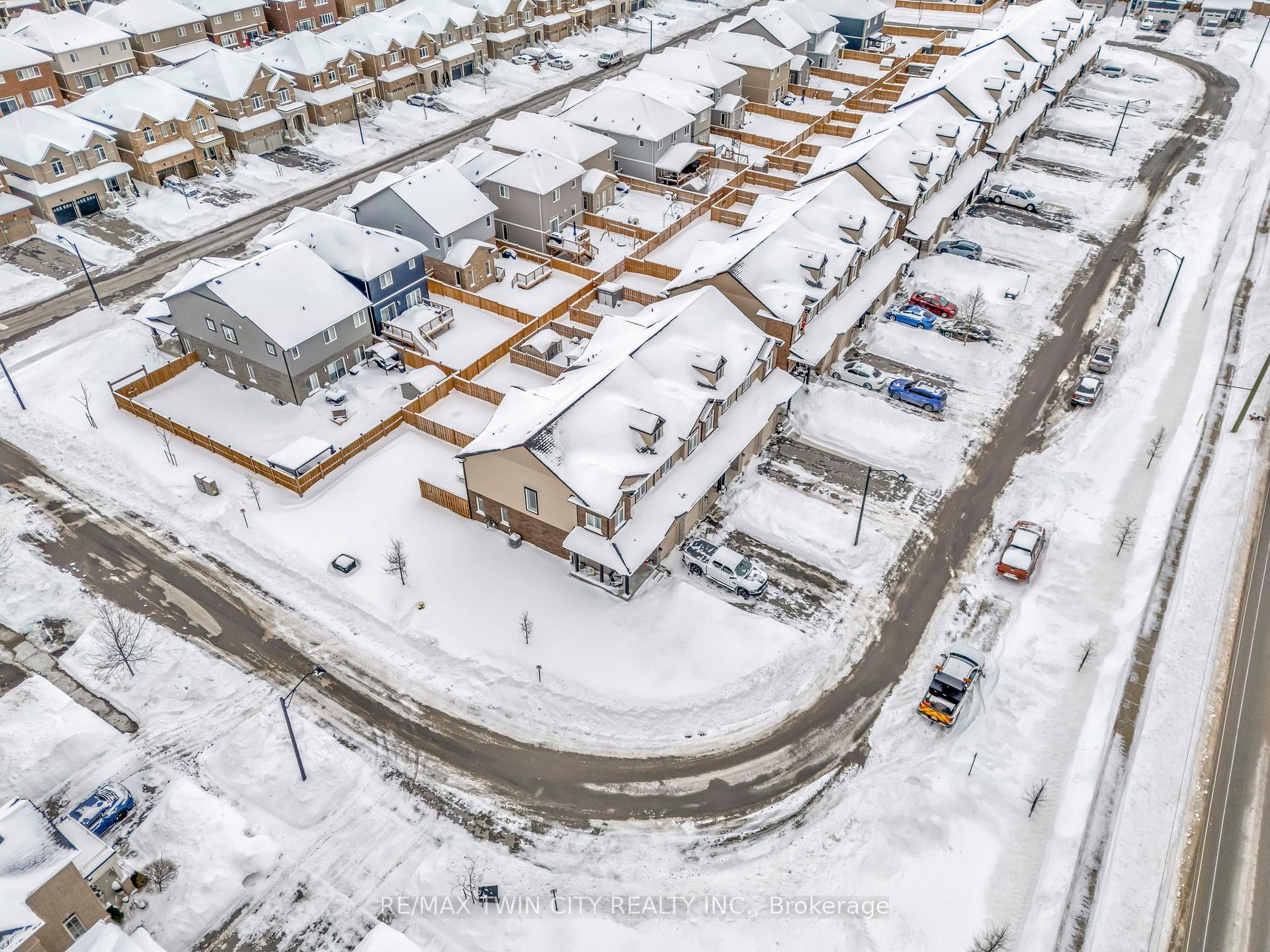 Photo 41 of 48 Bawcutt Crescent, Brant, Paris — HOMEH