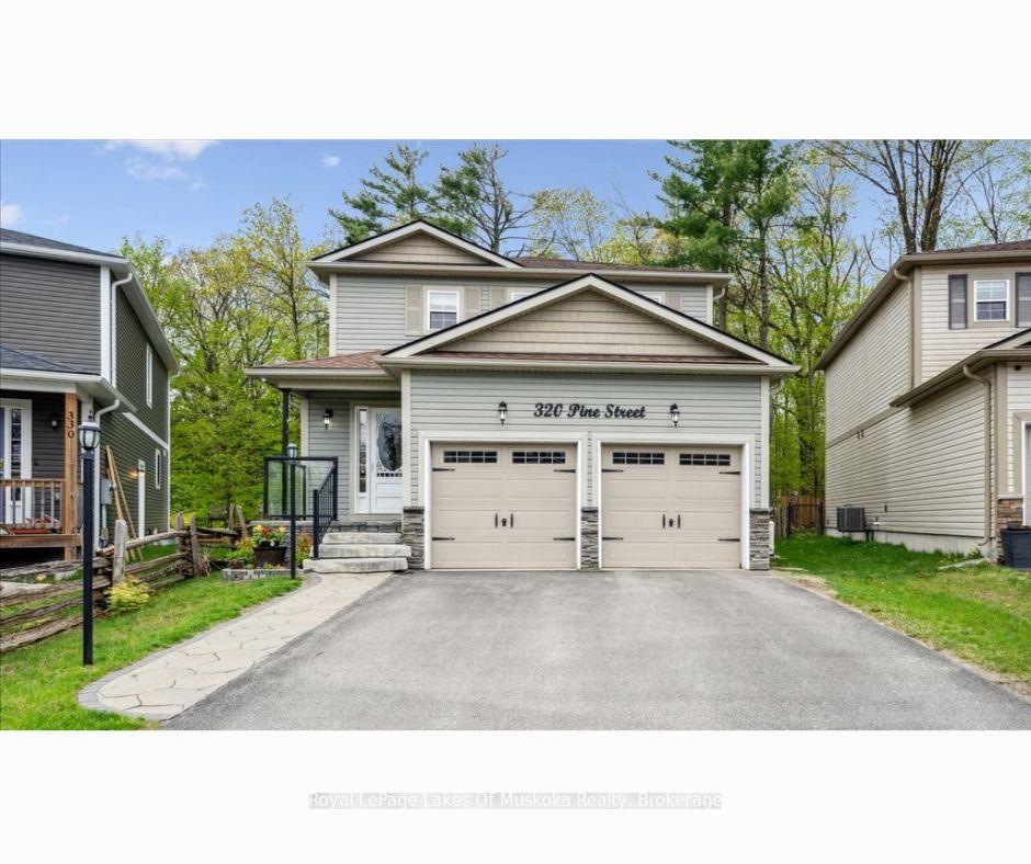 Photo 2 of 320 Pine Street E, Gravenhurst, Muskoka (S) — HOMEH