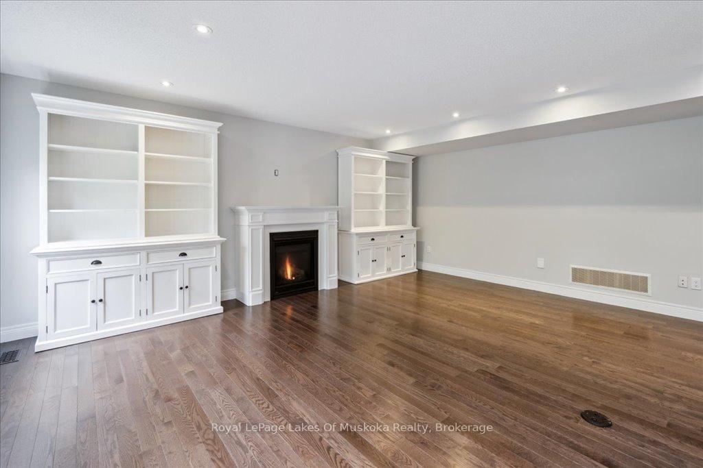 Photo 8 of 320 Pine Street E, Gravenhurst, Muskoka (S) — HOMEH