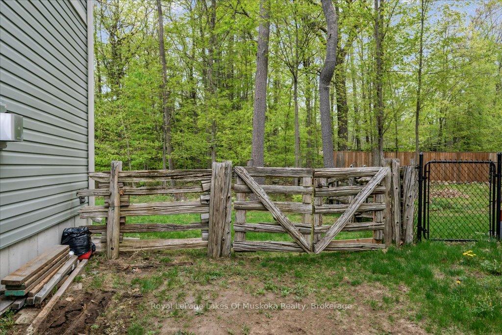 Photo 38 of 320 Pine Street E, Gravenhurst, Muskoka (S) — HOMEH