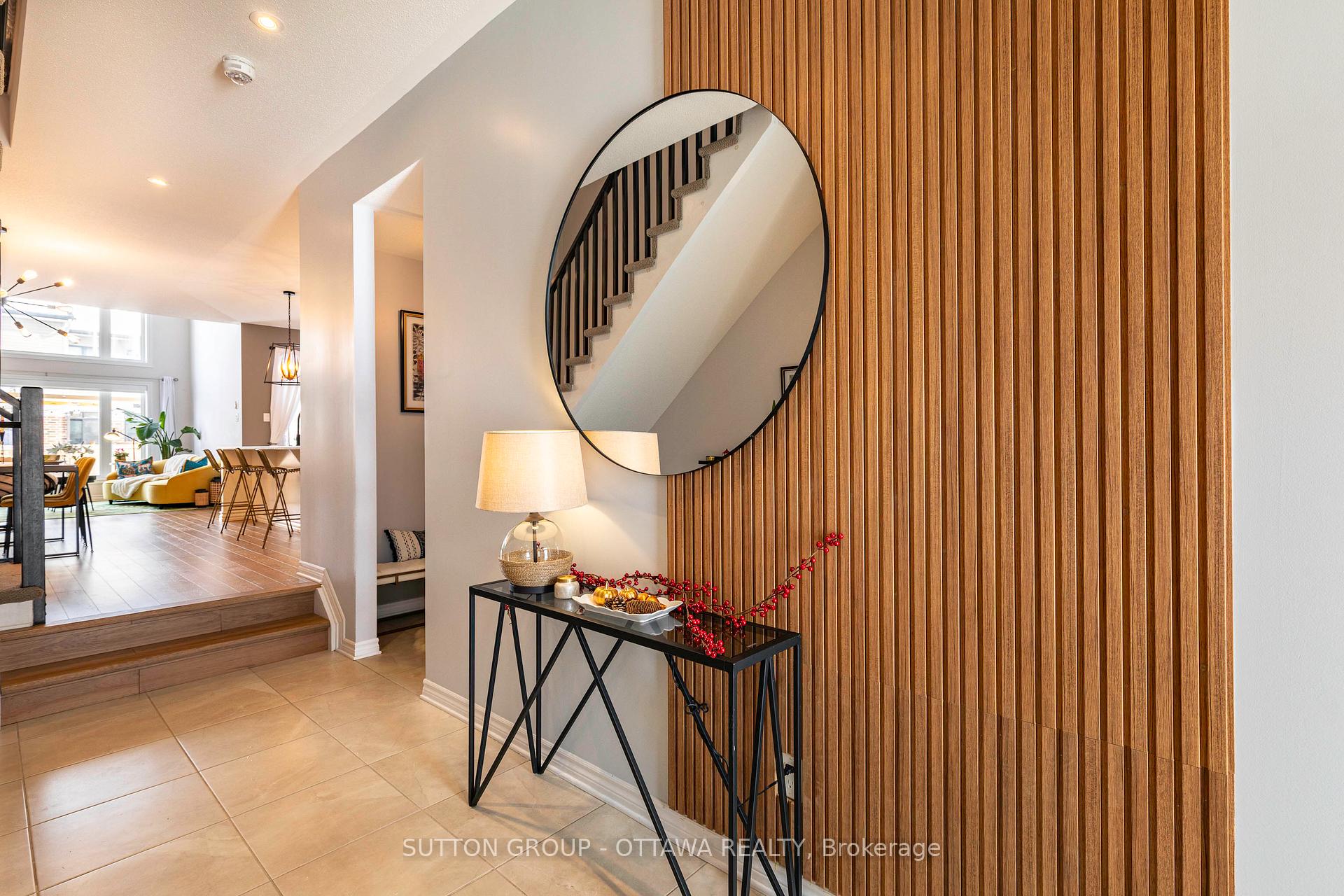 Photo 5 of 514 Earnscliffe Grove, Ottawa, Riverside South/Gloucester Glen — HOMEH