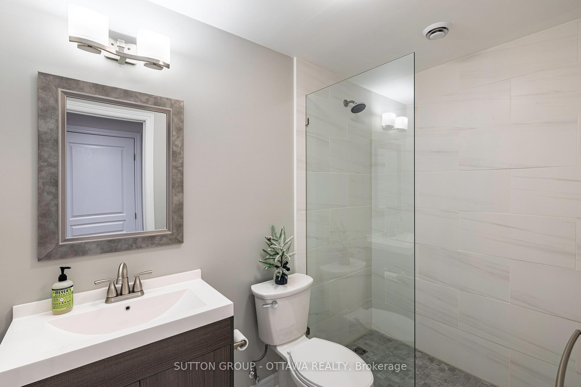 Photo 7 of 514 Earnscliffe Grove, Ottawa, Riverside South/Gloucester Glen — HOMEH