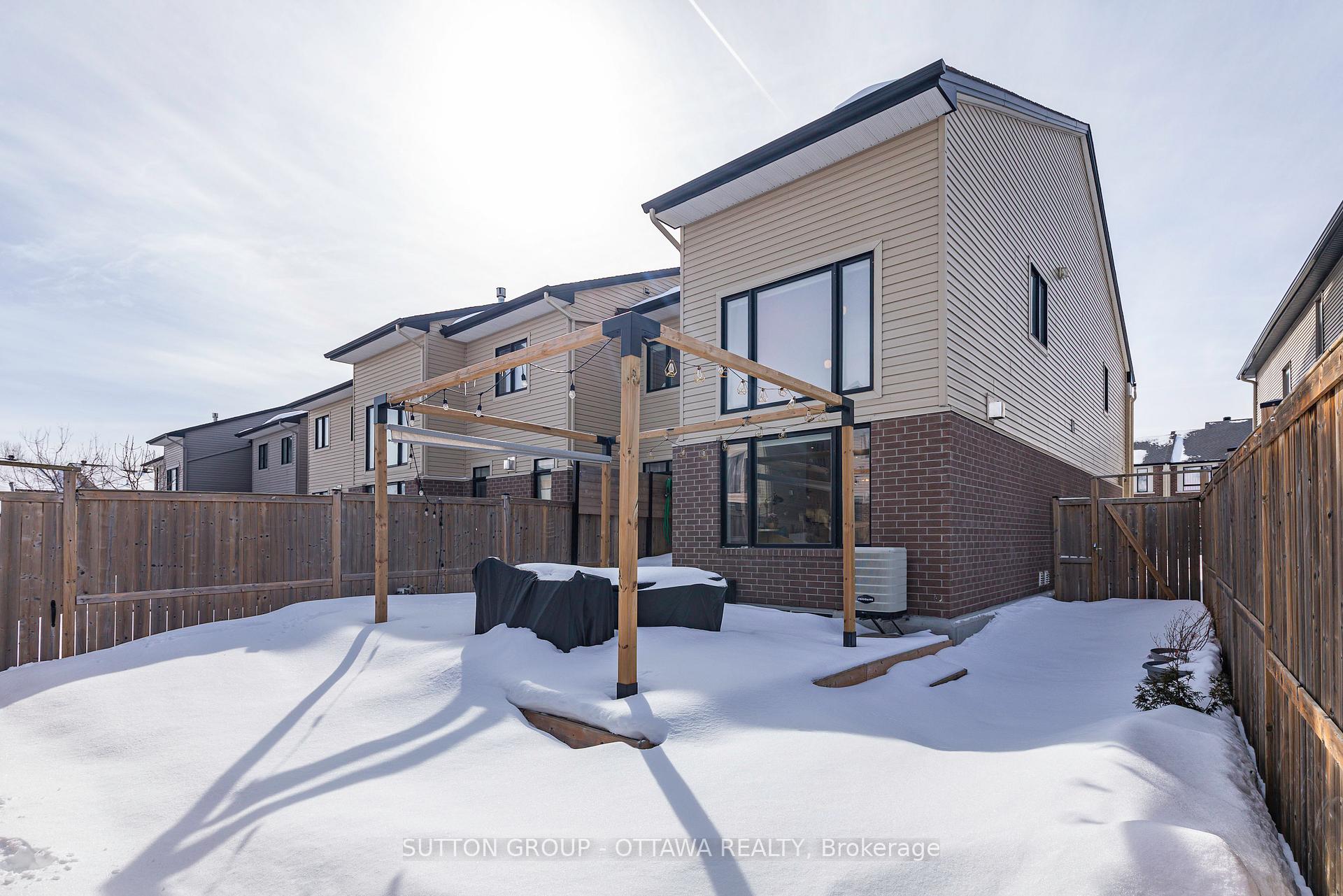 Photo 9 of 514 Earnscliffe Grove, Ottawa, Riverside South/Gloucester Glen — HOMEH