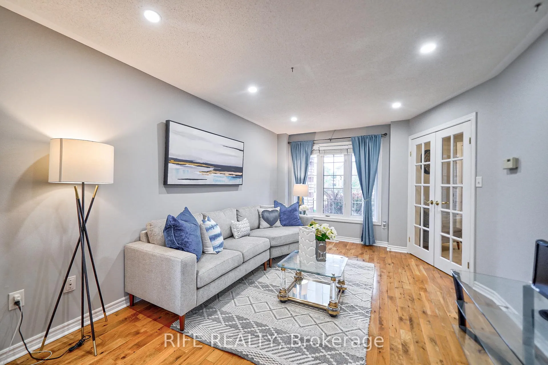 Photo 2 of 51 Kraus Road, Barrie, Edgehill Drive — HOMEH