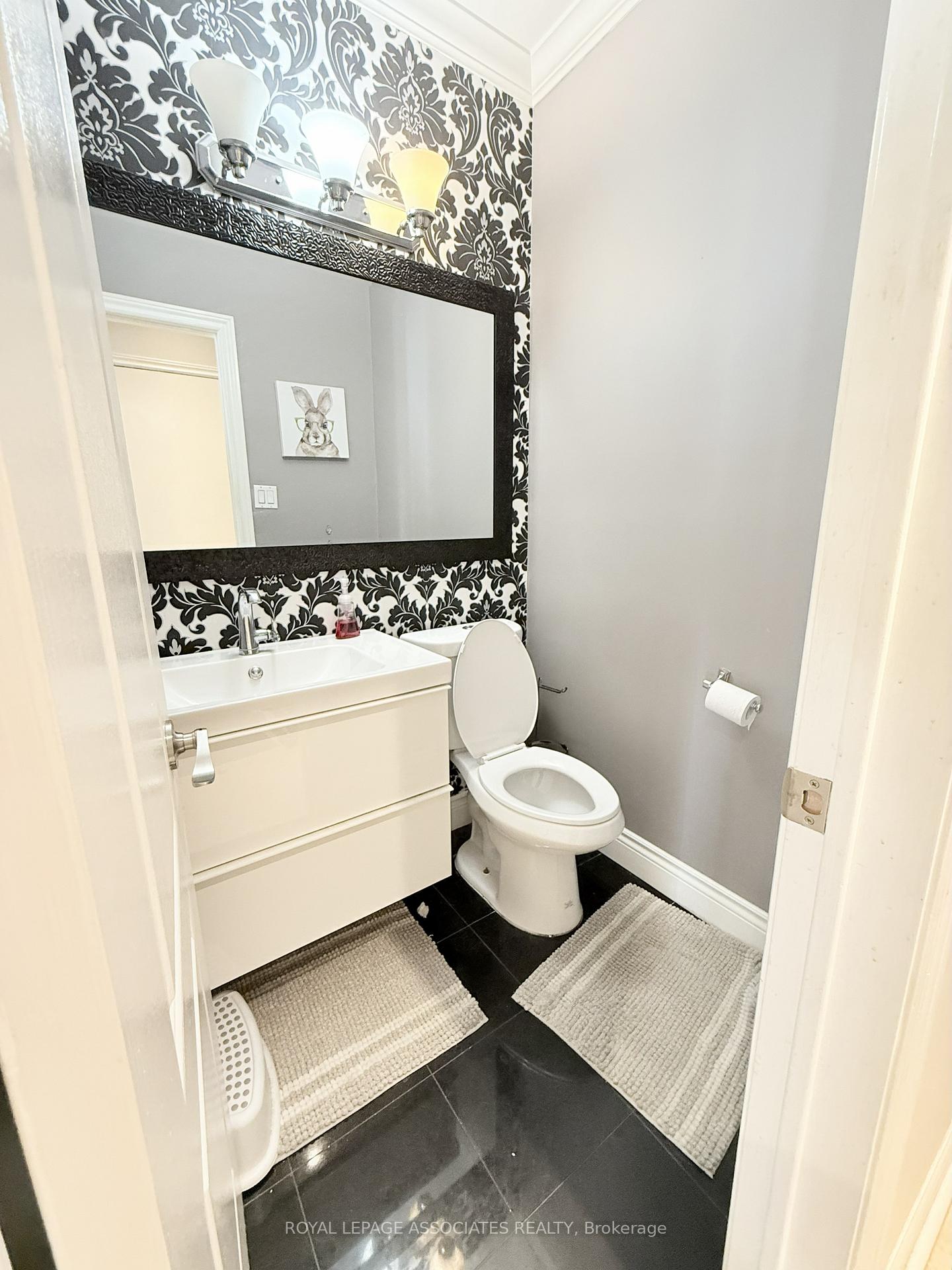 Photo 4 of Unit Main, 17 Leeward Drive, Brampton, Westgate — HOMEH