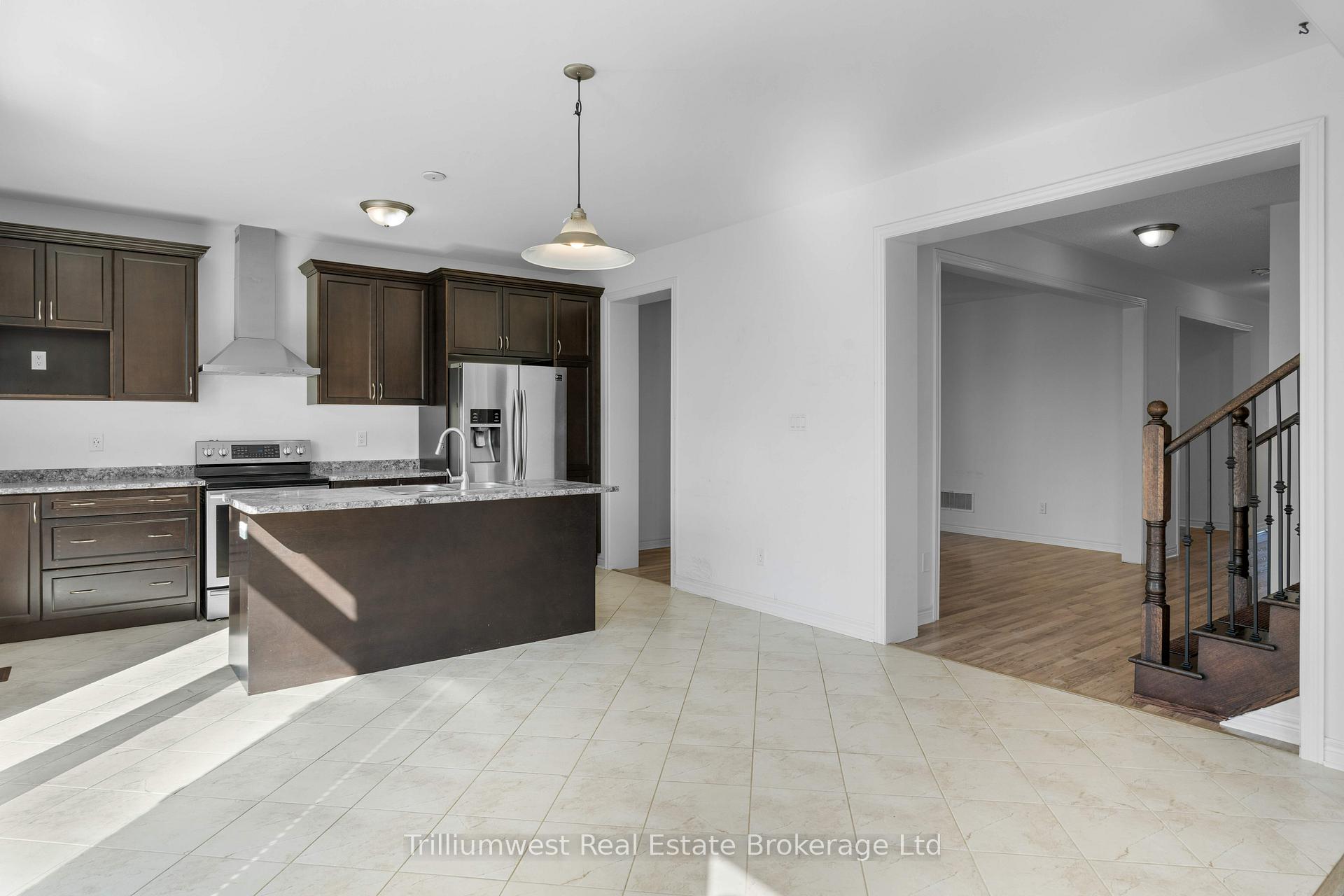 Photo 8 of 79 Barlow Place, Brant, Paris — HOMEH