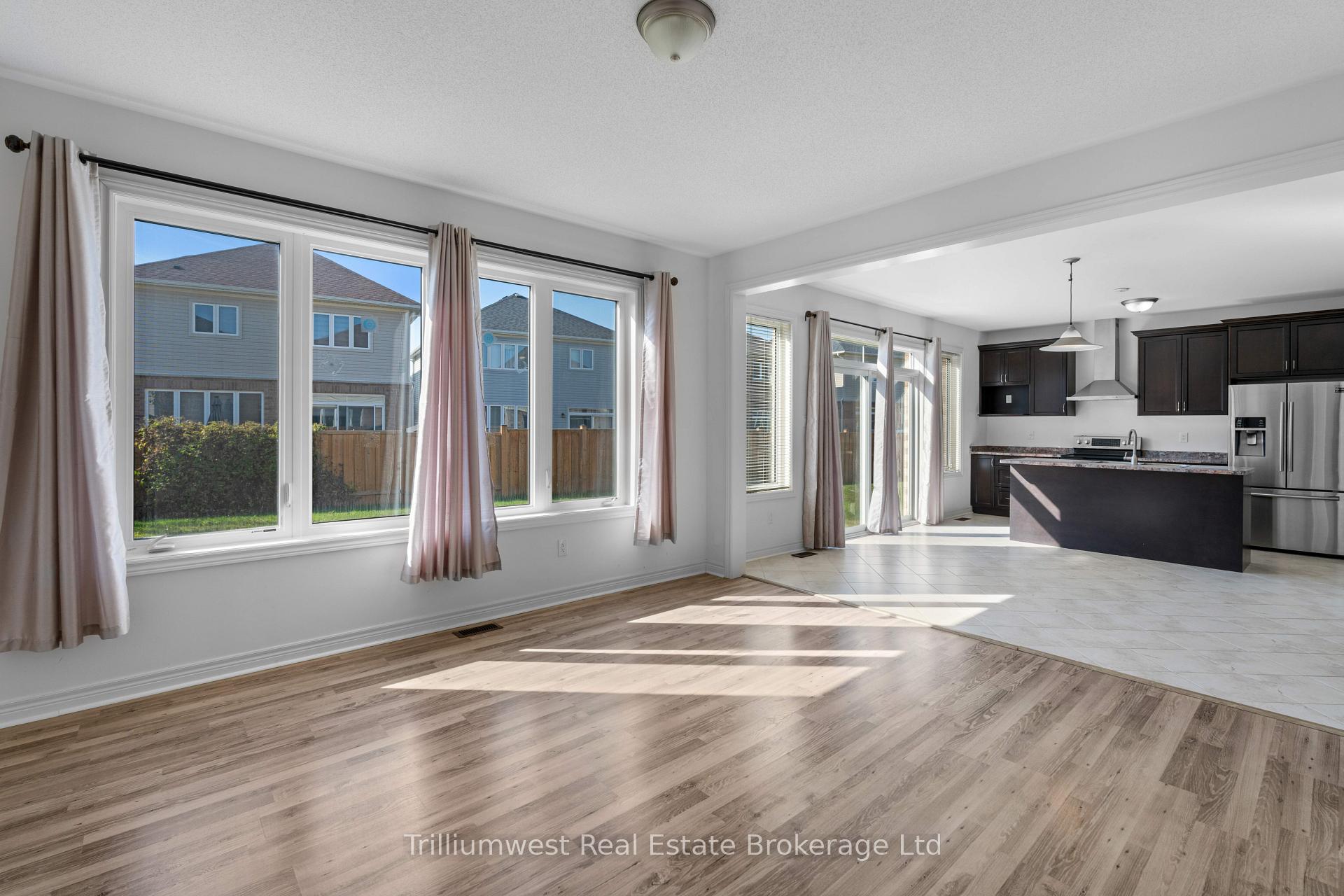 Photo 10 of 79 Barlow Place, Brant, Paris — HOMEH