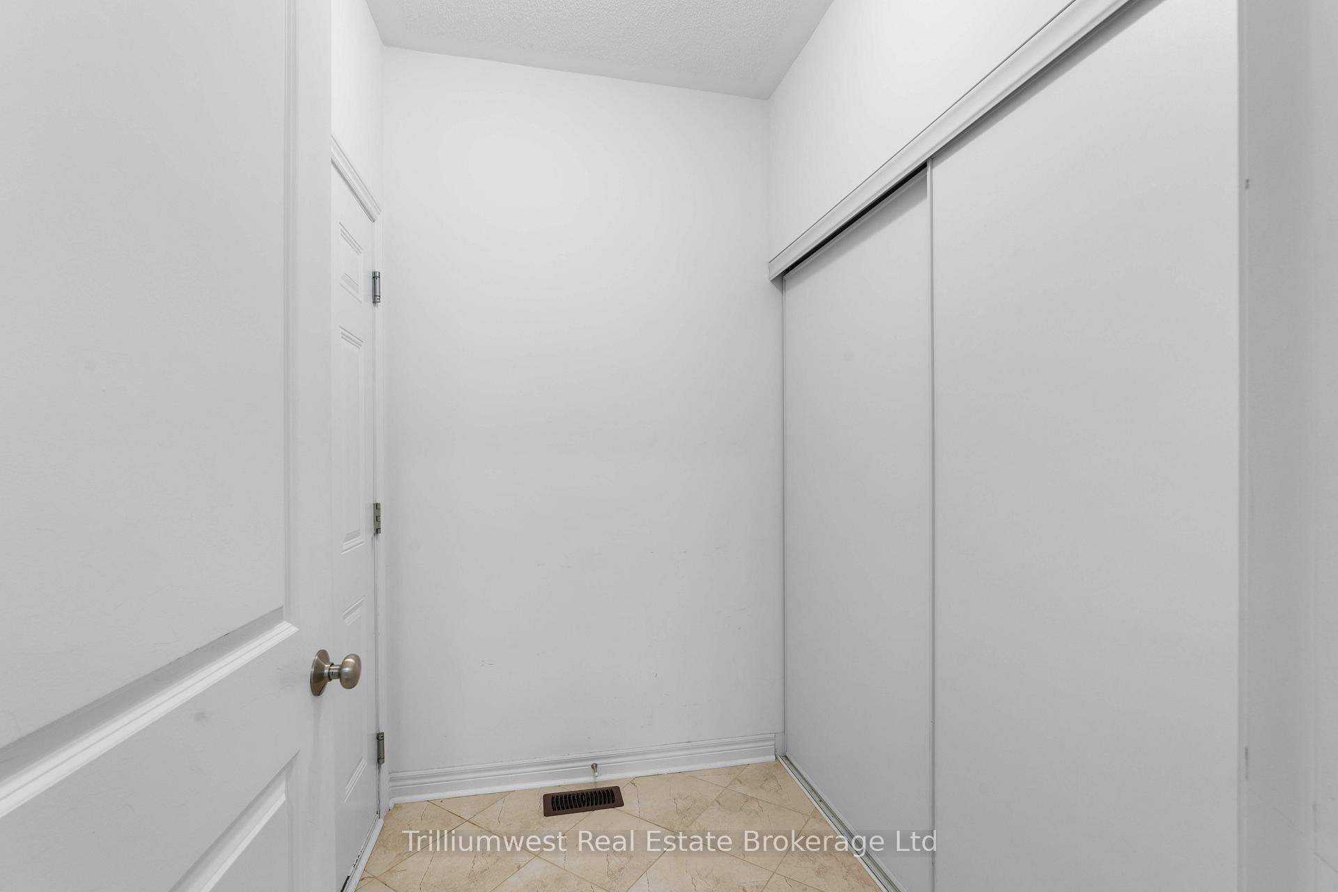 Photo 12 of 79 Barlow Place, Brant, Paris — HOMEH