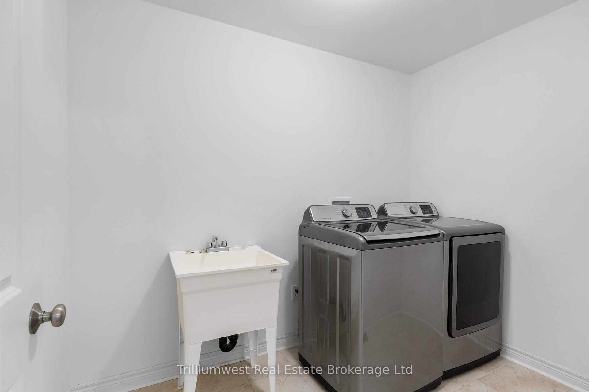 Photo 14 of 79 Barlow Place, Brant, Paris — HOMEH
