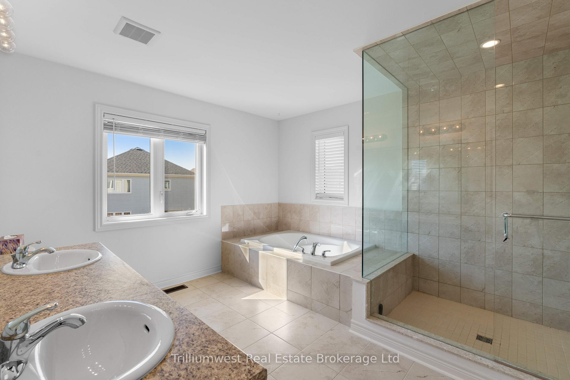 Photo 28 of 79 Barlow Place, Brant, Paris — HOMEH