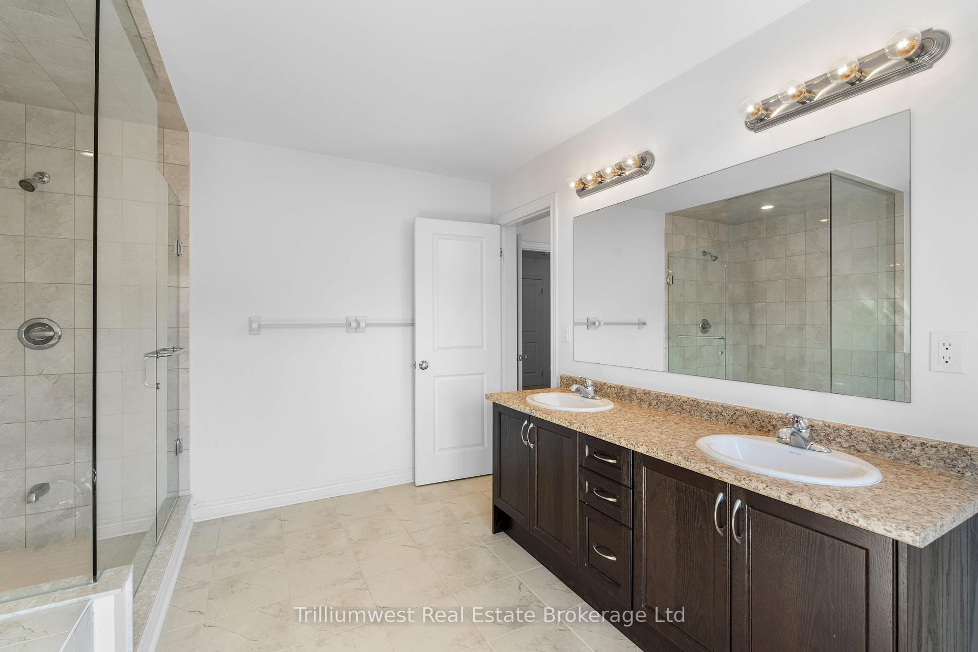 Photo 29 of 79 Barlow Place, Brant, Paris — HOMEH
