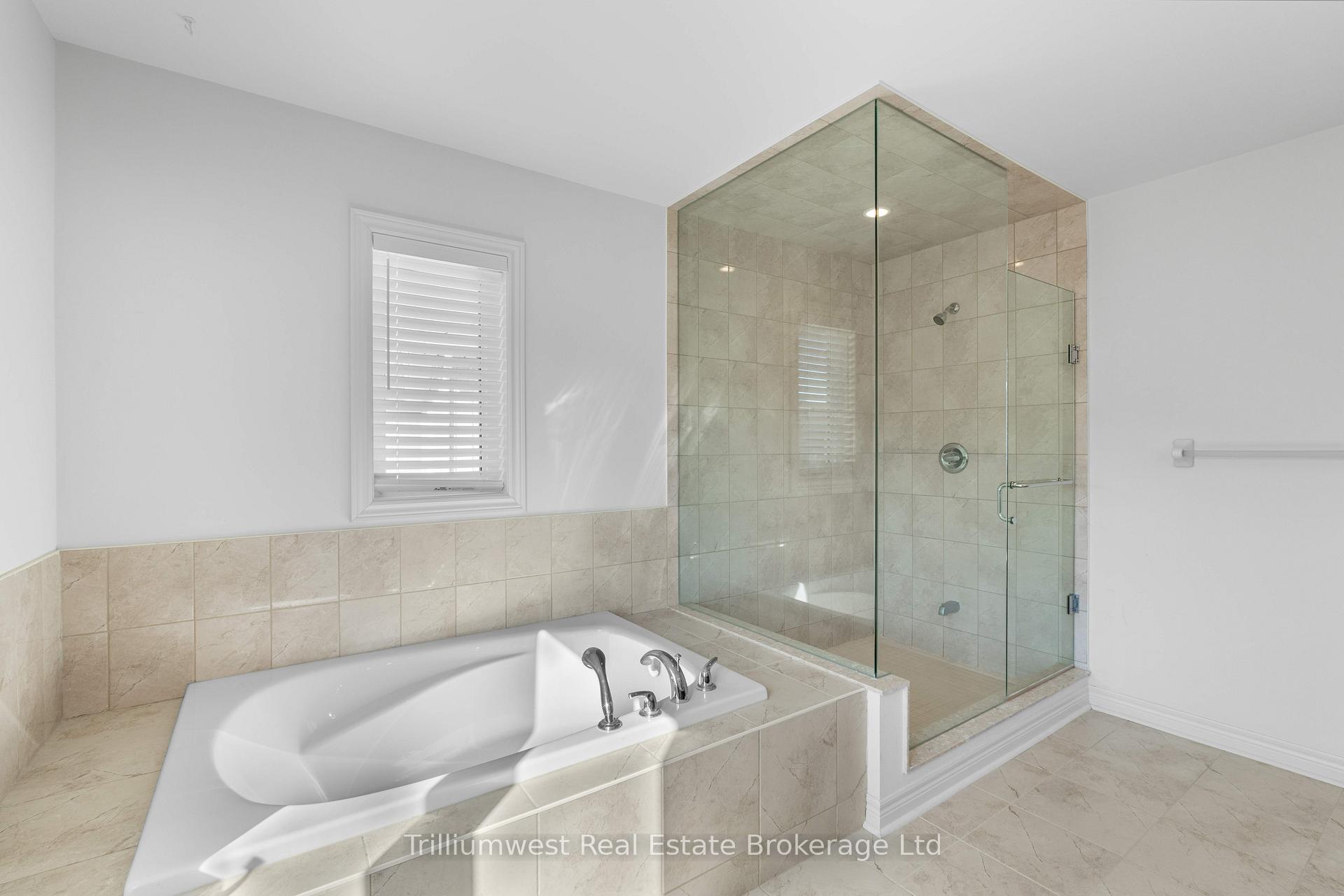 Photo 30 of 79 Barlow Place, Brant, Paris — HOMEH
