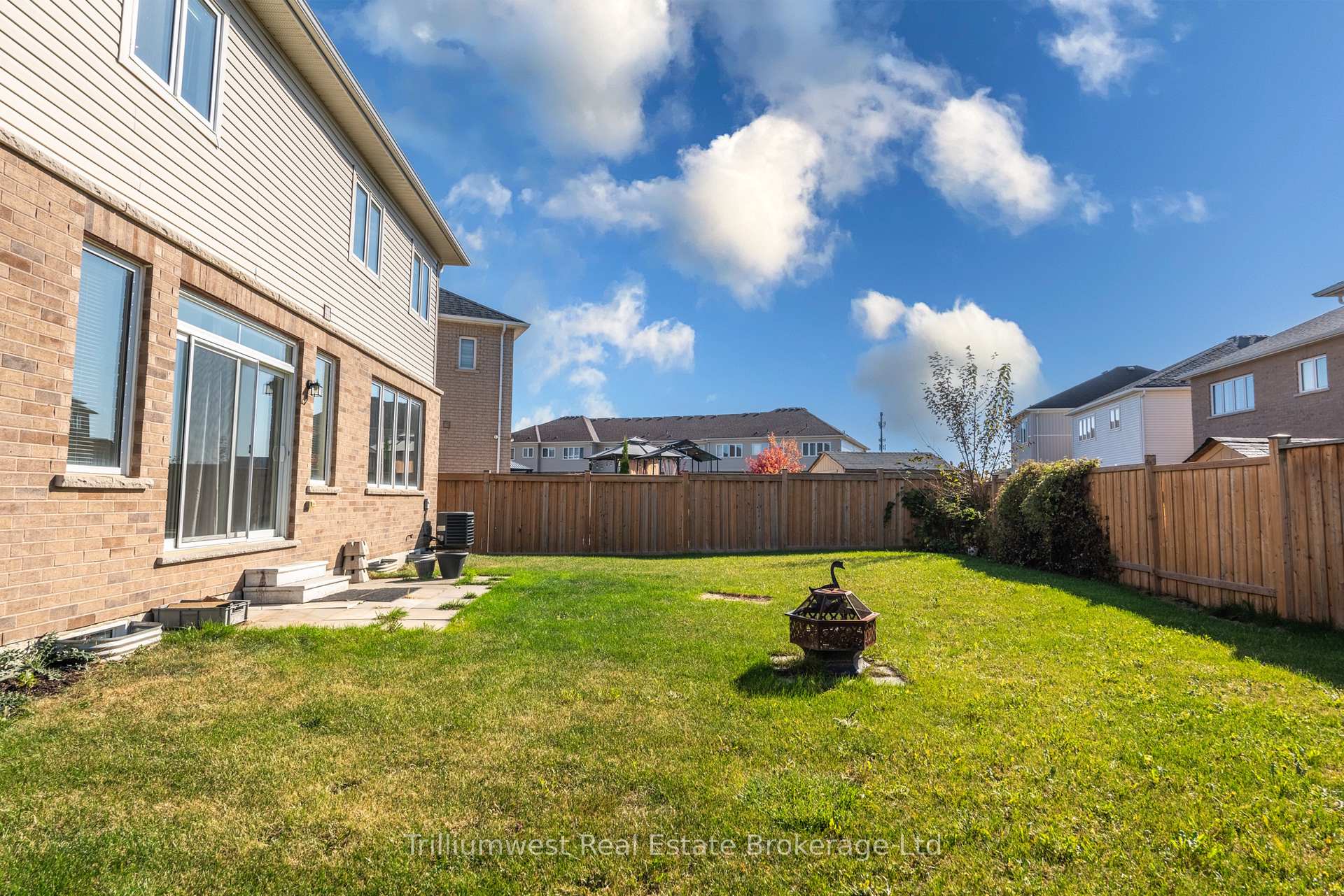 Photo 31 of 79 Barlow Place, Brant, Paris — HOMEH