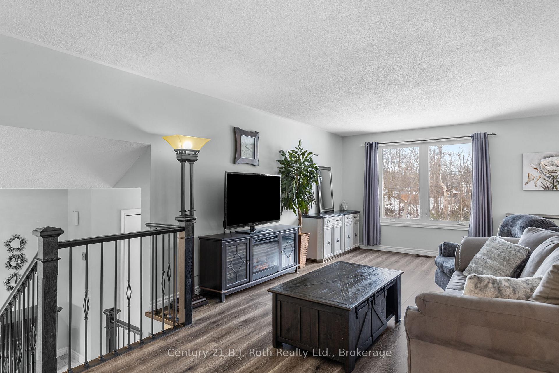 Photo 5 of 255 Huron Street, Clearview, Stayner — HOMEH