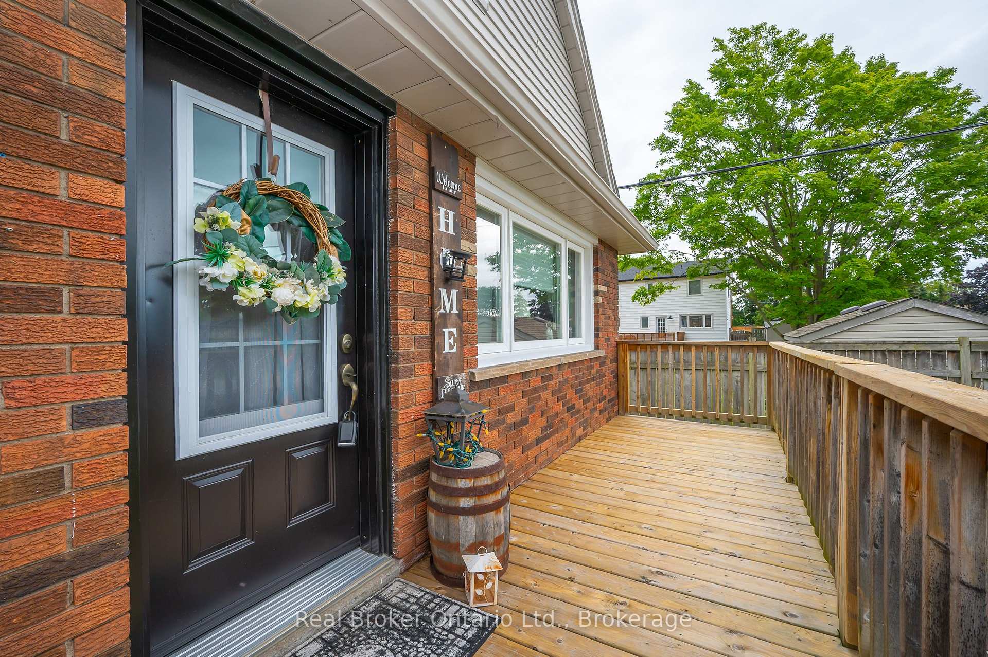 Photo 6 of 2 Cherry Avenue, Grimsby, Grimsby Beach — HOMEH