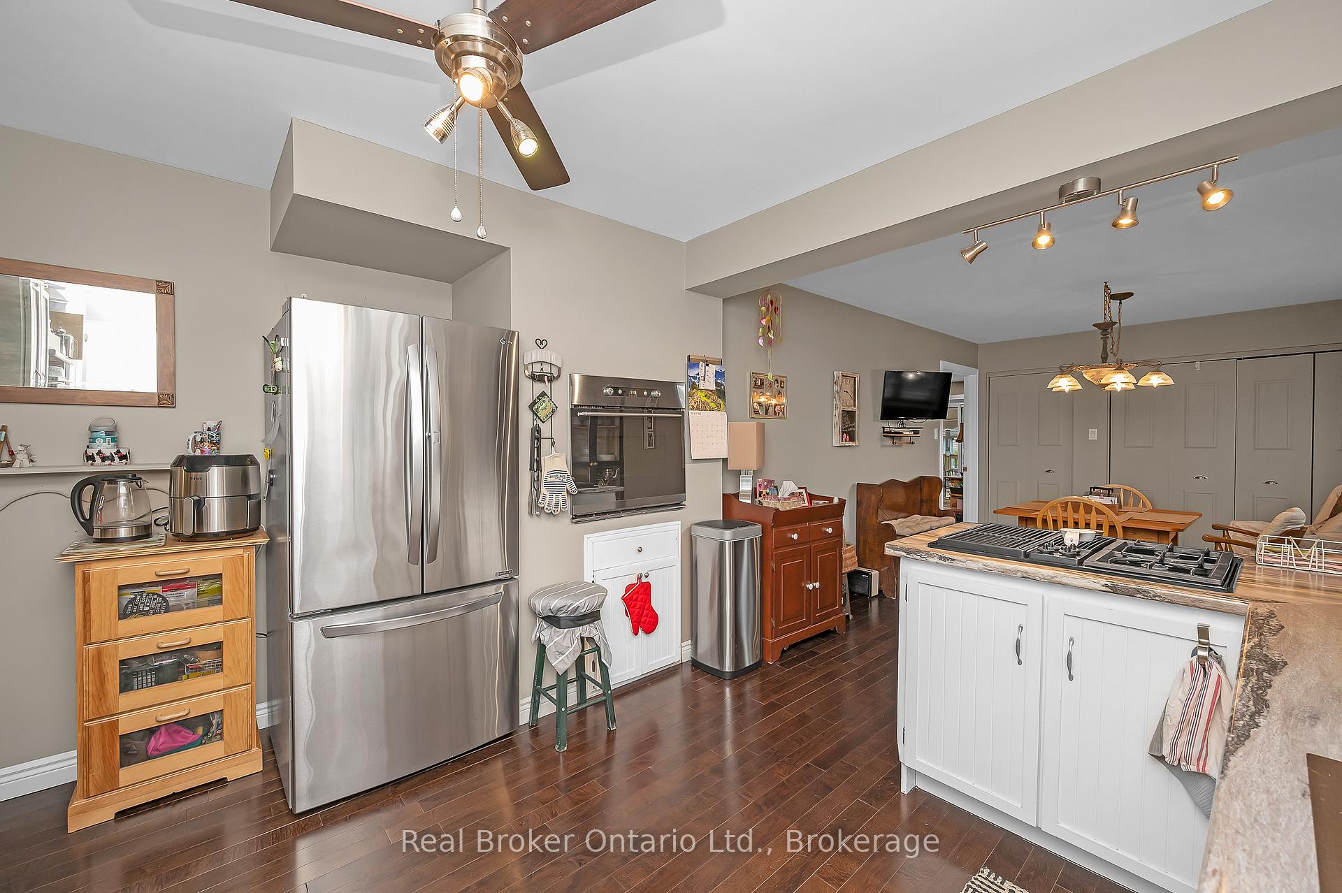 Photo 18 of 2 Cherry Avenue, Grimsby, Grimsby Beach — HOMEH