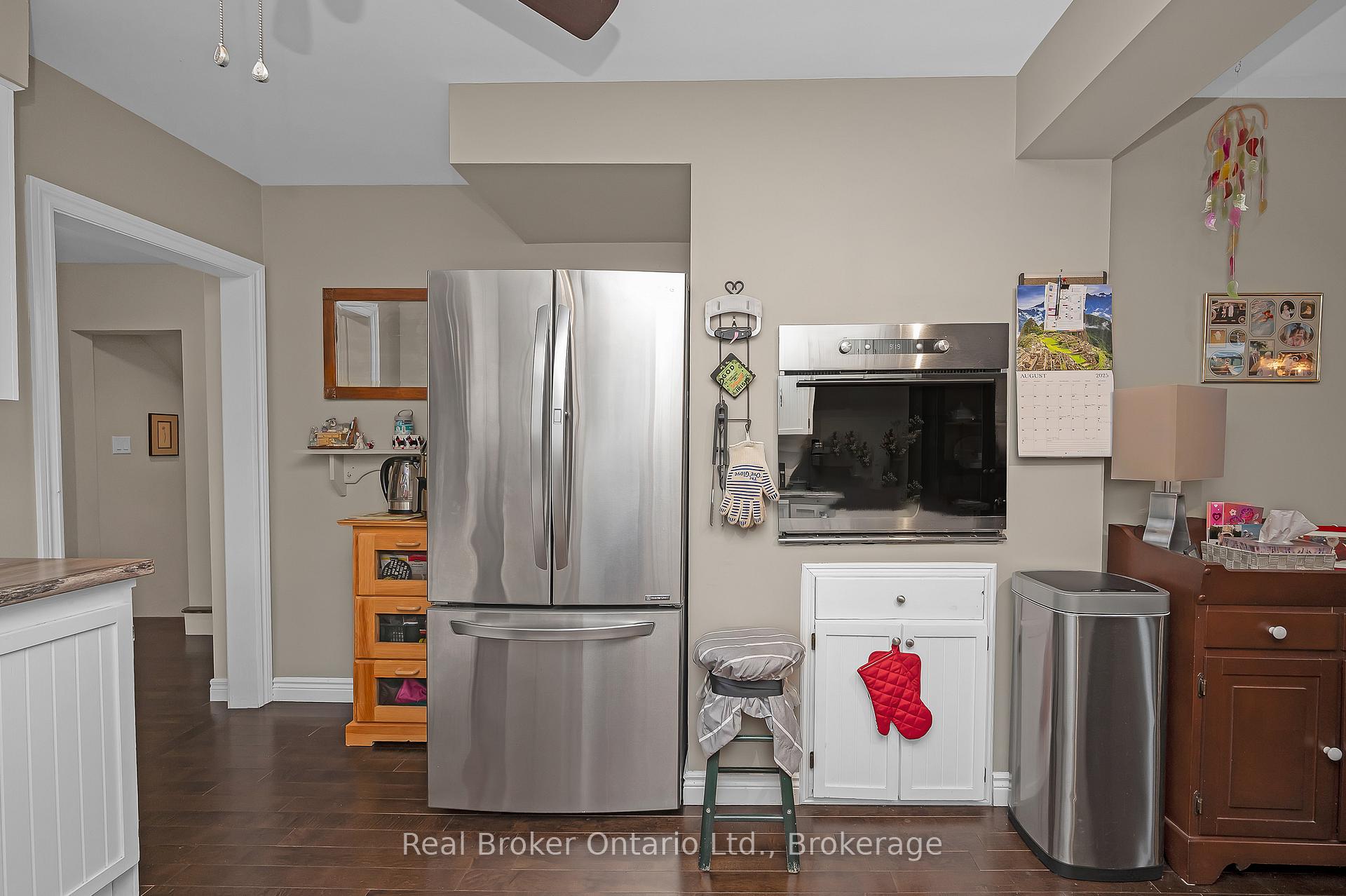 Photo 19 of 2 Cherry Avenue, Grimsby, Grimsby Beach — HOMEH