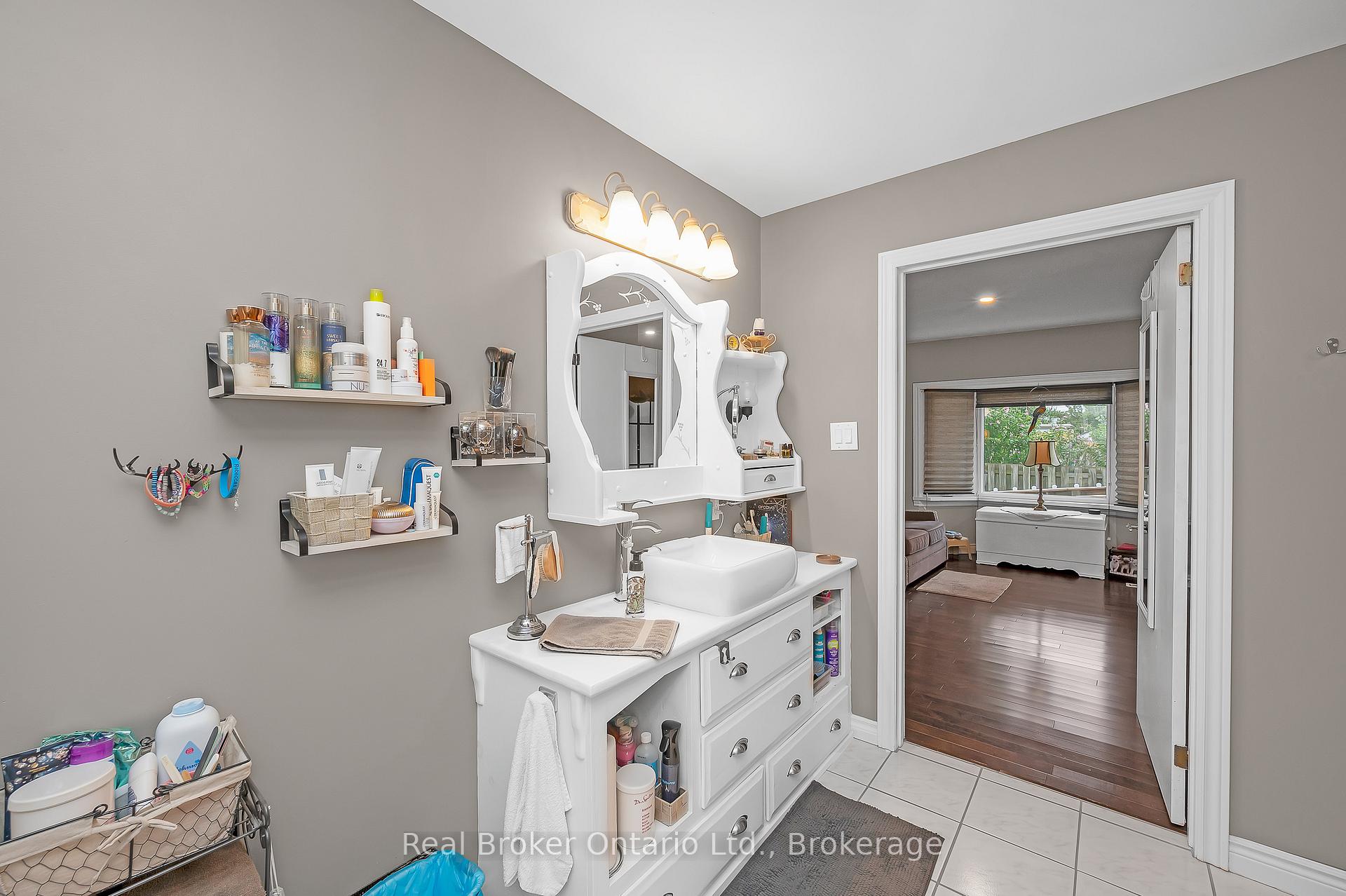 Photo 29 of 2 Cherry Avenue, Grimsby, Grimsby Beach — HOMEH