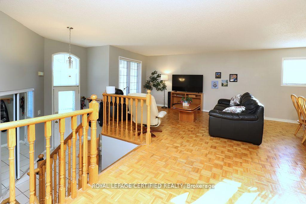 Photo 4 of 95 Vintage Gate, Brampton, Fletcher's Creek Village — HOMEH