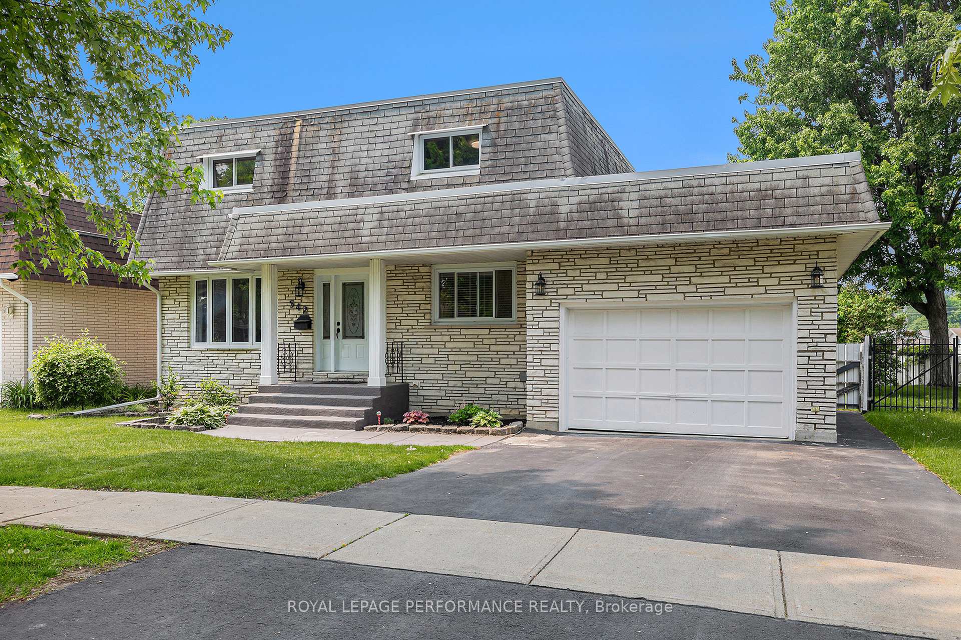 Photo 1 of 542 Lynwood Drive, Cornwall — HOMEH