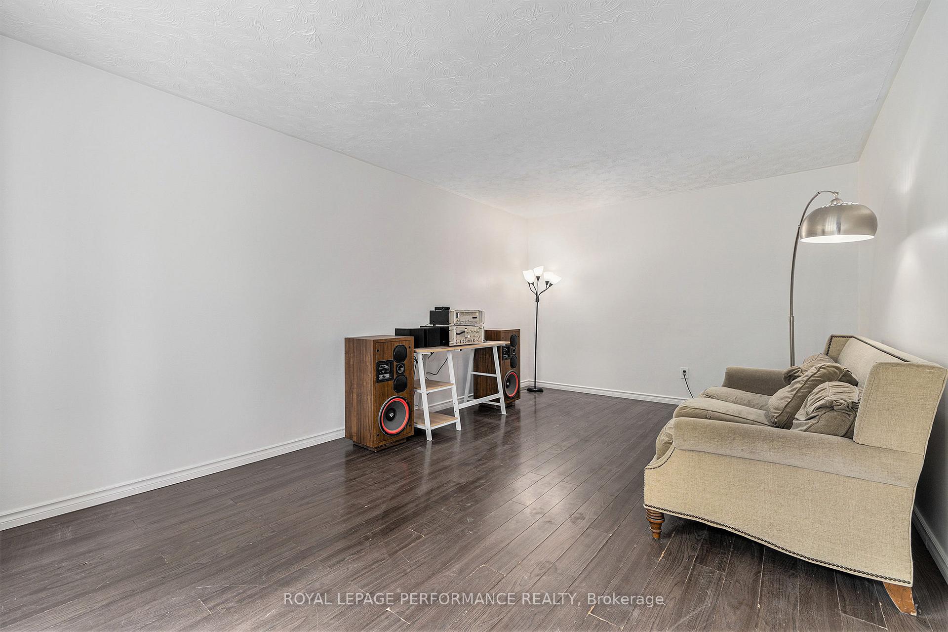 Photo 7 of 542 Lynwood Drive, Cornwall — HOMEH