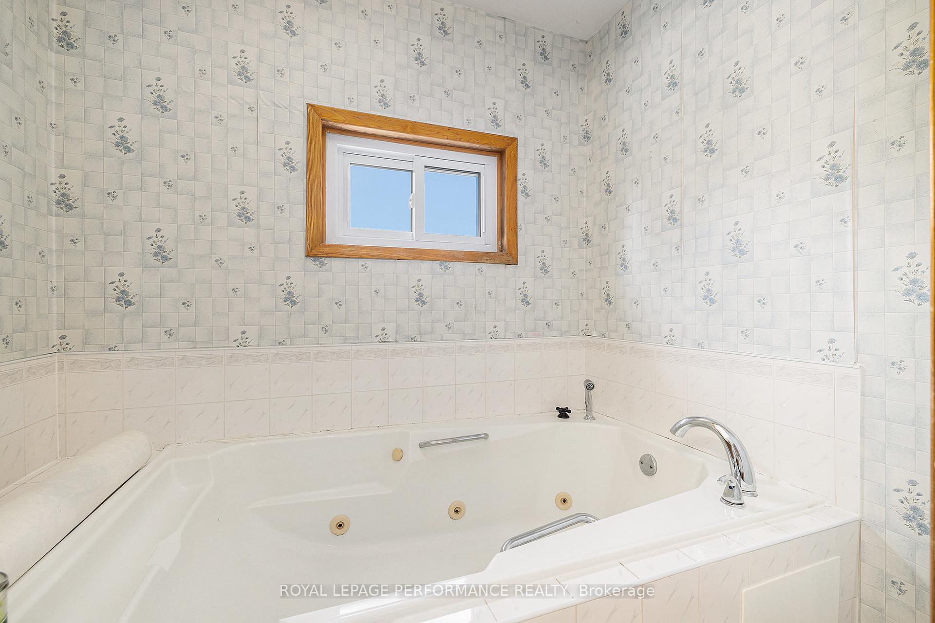 Photo 21 of 542 Lynwood Drive, Cornwall — HOMEH