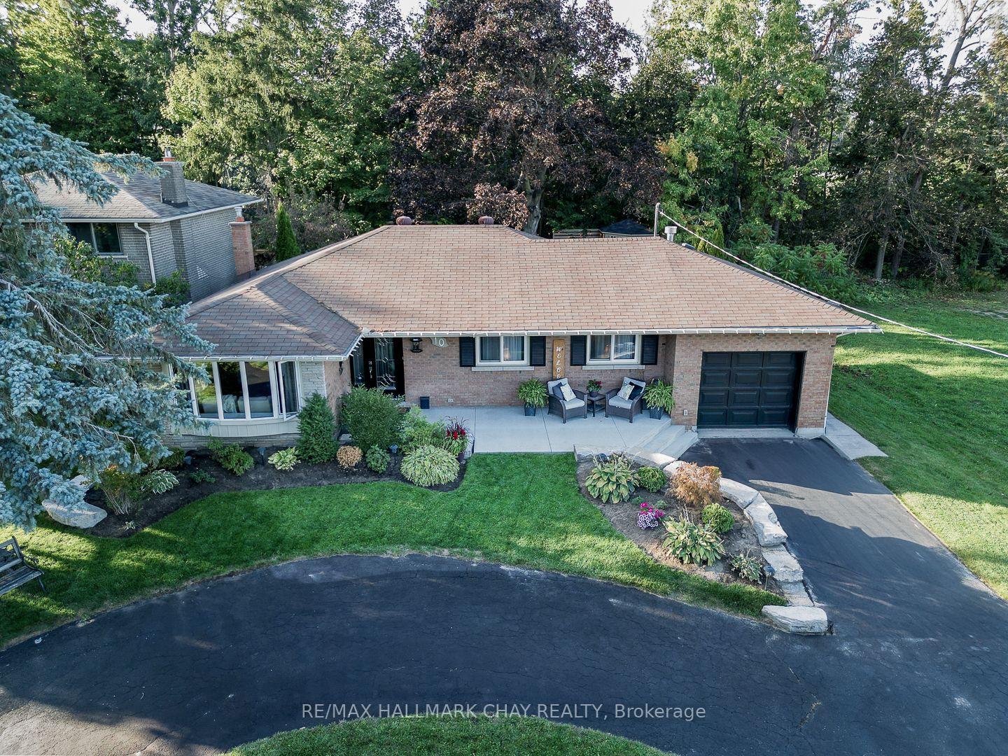 Photo 1 of 10 Ottaway Avenue, Barrie, Wellington — HOMEH