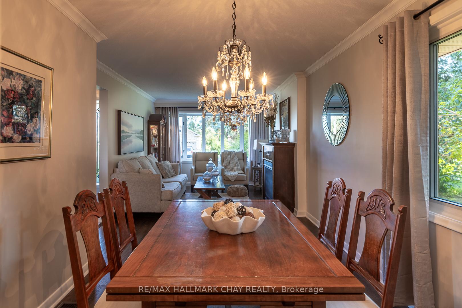 Photo 6 of 10 Ottaway Avenue, Barrie, Wellington — HOMEH