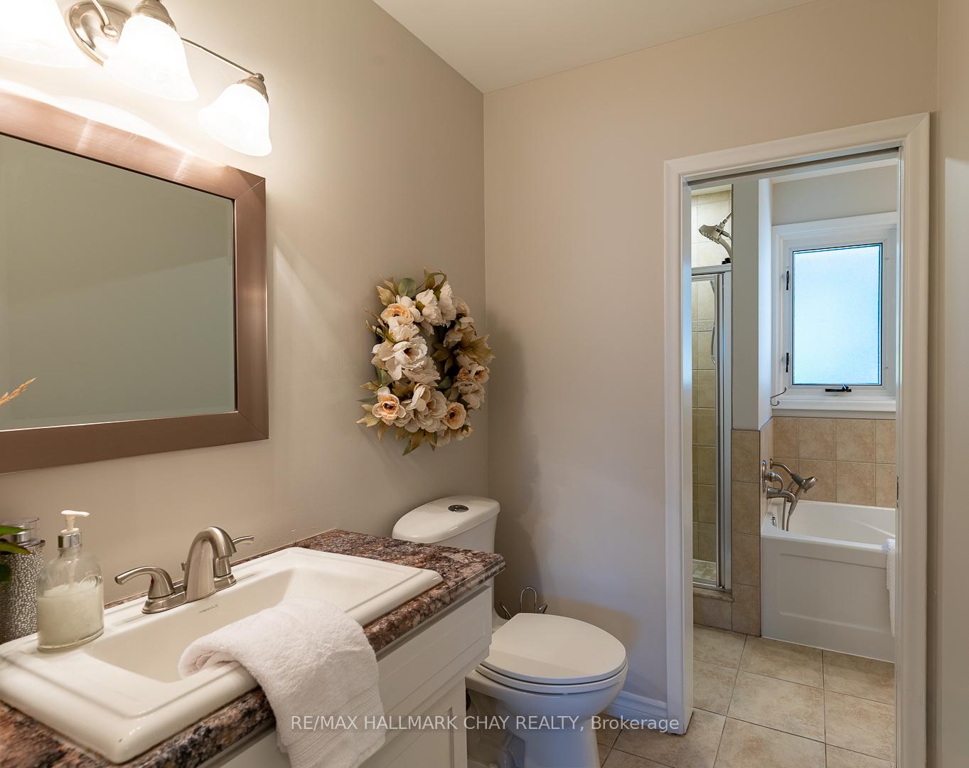 Photo 12 of 10 Ottaway Avenue, Barrie, Wellington — HOMEH