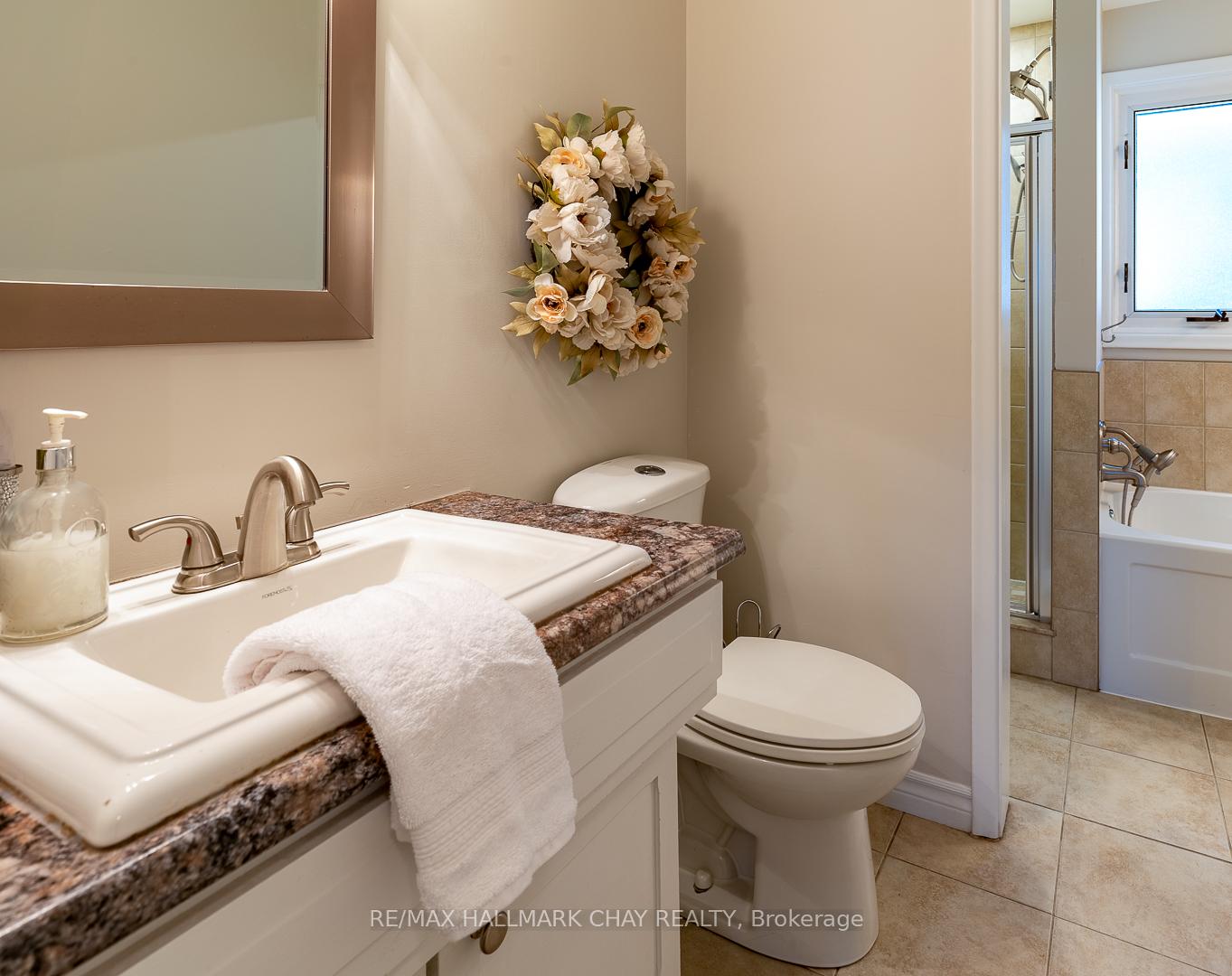 Photo 15 of 10 Ottaway Avenue, Barrie, Wellington — HOMEH
