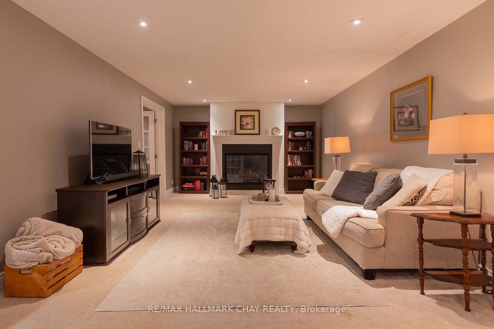 Photo 17 of 10 Ottaway Avenue, Barrie, Wellington — HOMEH