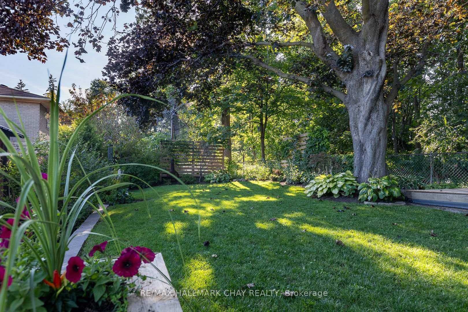 Photo 22 of 10 Ottaway Avenue, Barrie, Wellington — HOMEH