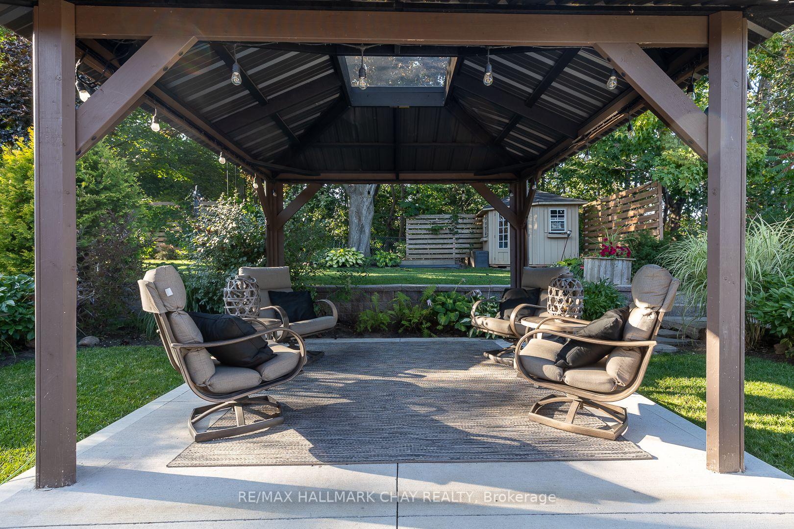 Photo 23 of 10 Ottaway Avenue, Barrie, Wellington — HOMEH
