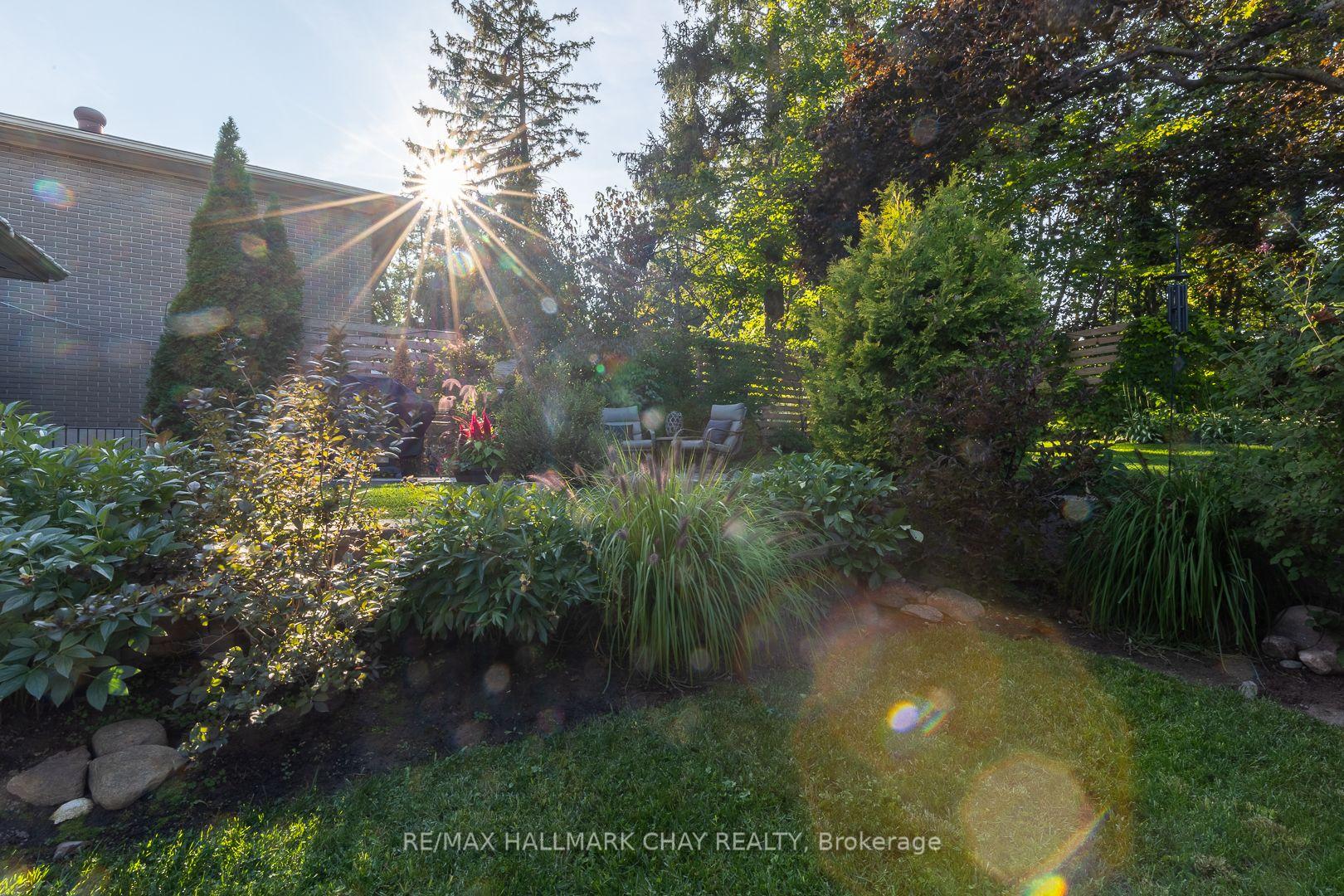 Photo 25 of 10 Ottaway Avenue, Barrie, Wellington — HOMEH