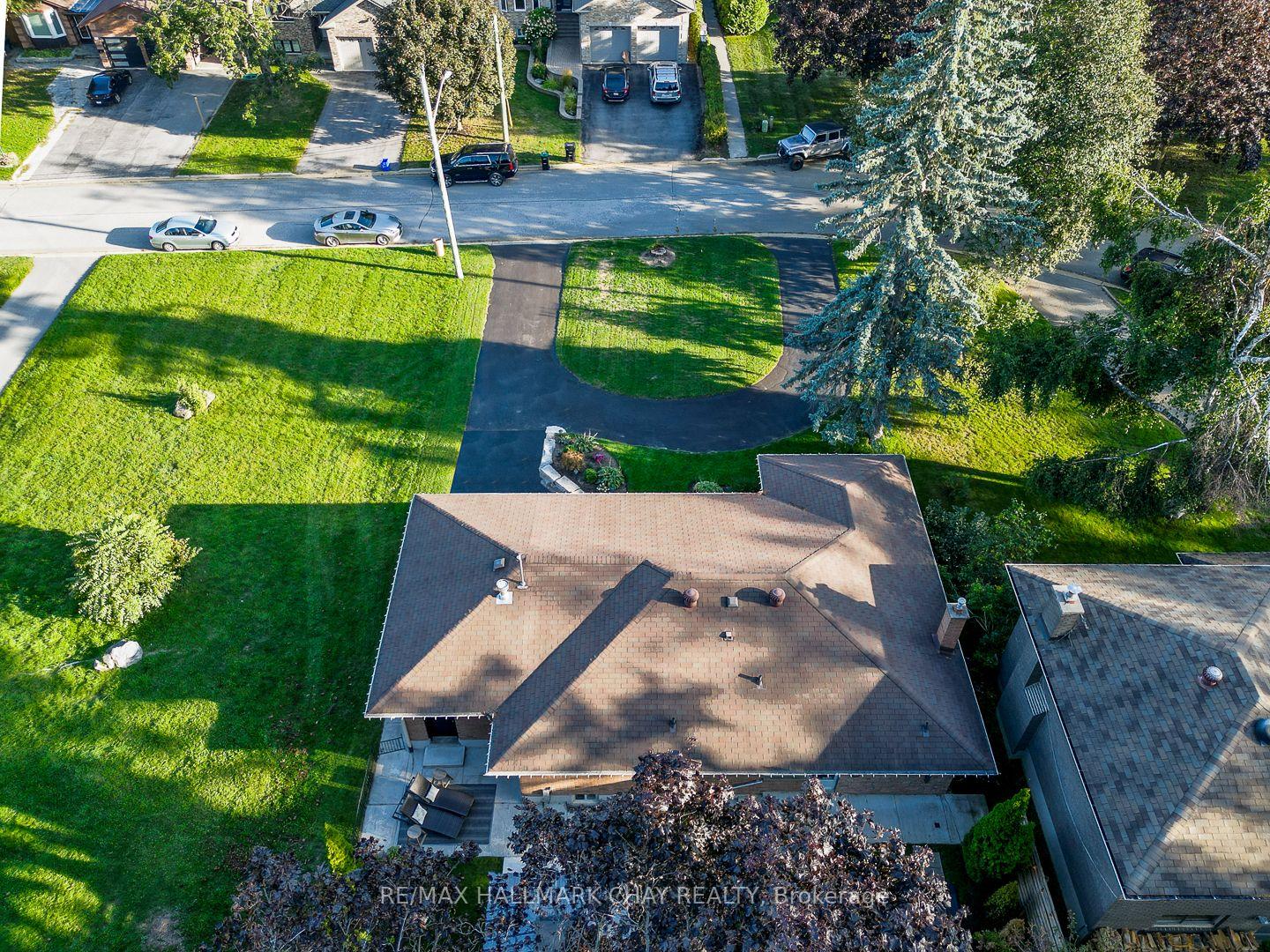 Photo 29 of 10 Ottaway Avenue, Barrie, Wellington — HOMEH