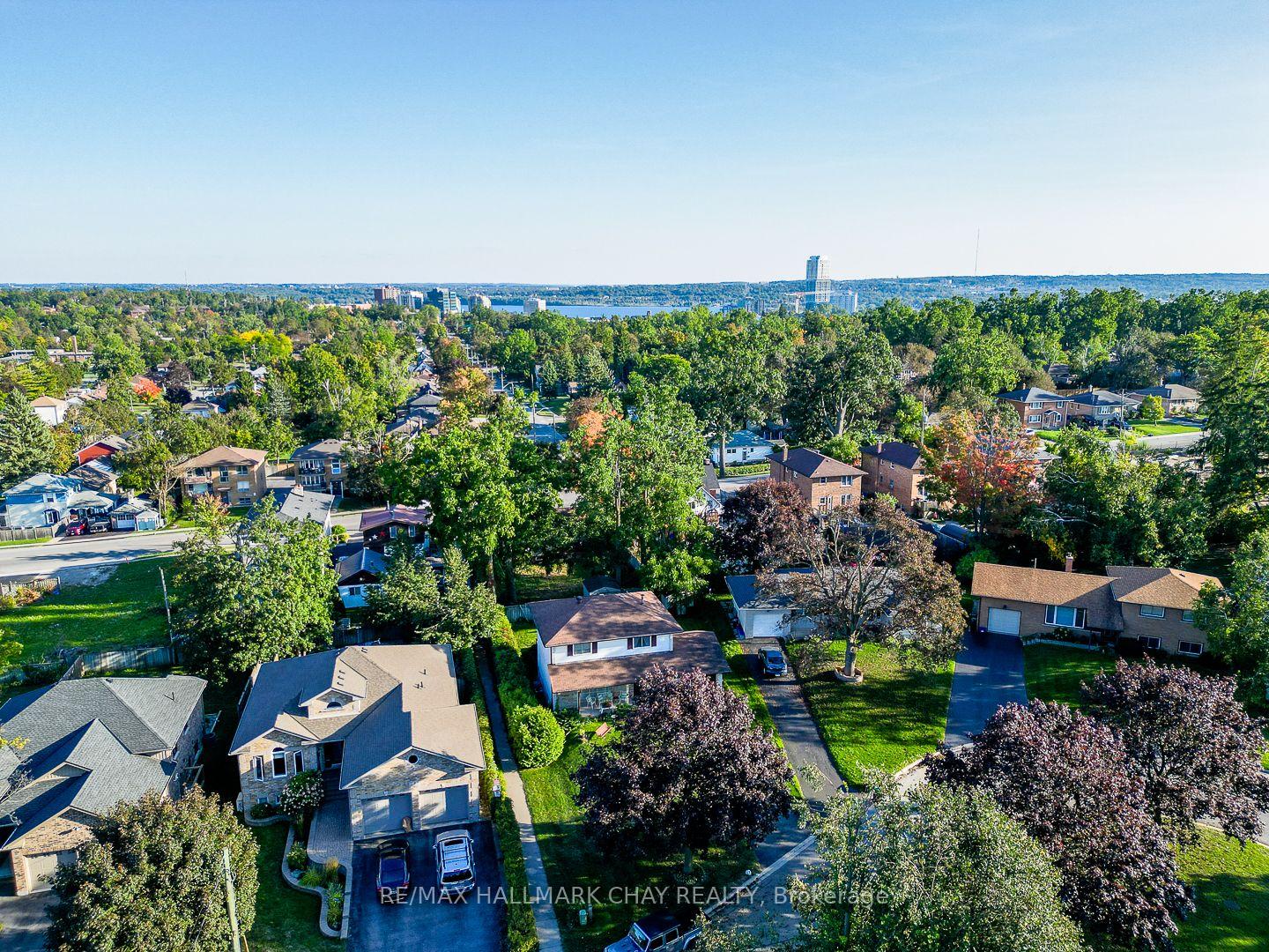 Photo 30 of 10 Ottaway Avenue, Barrie, Wellington — HOMEH