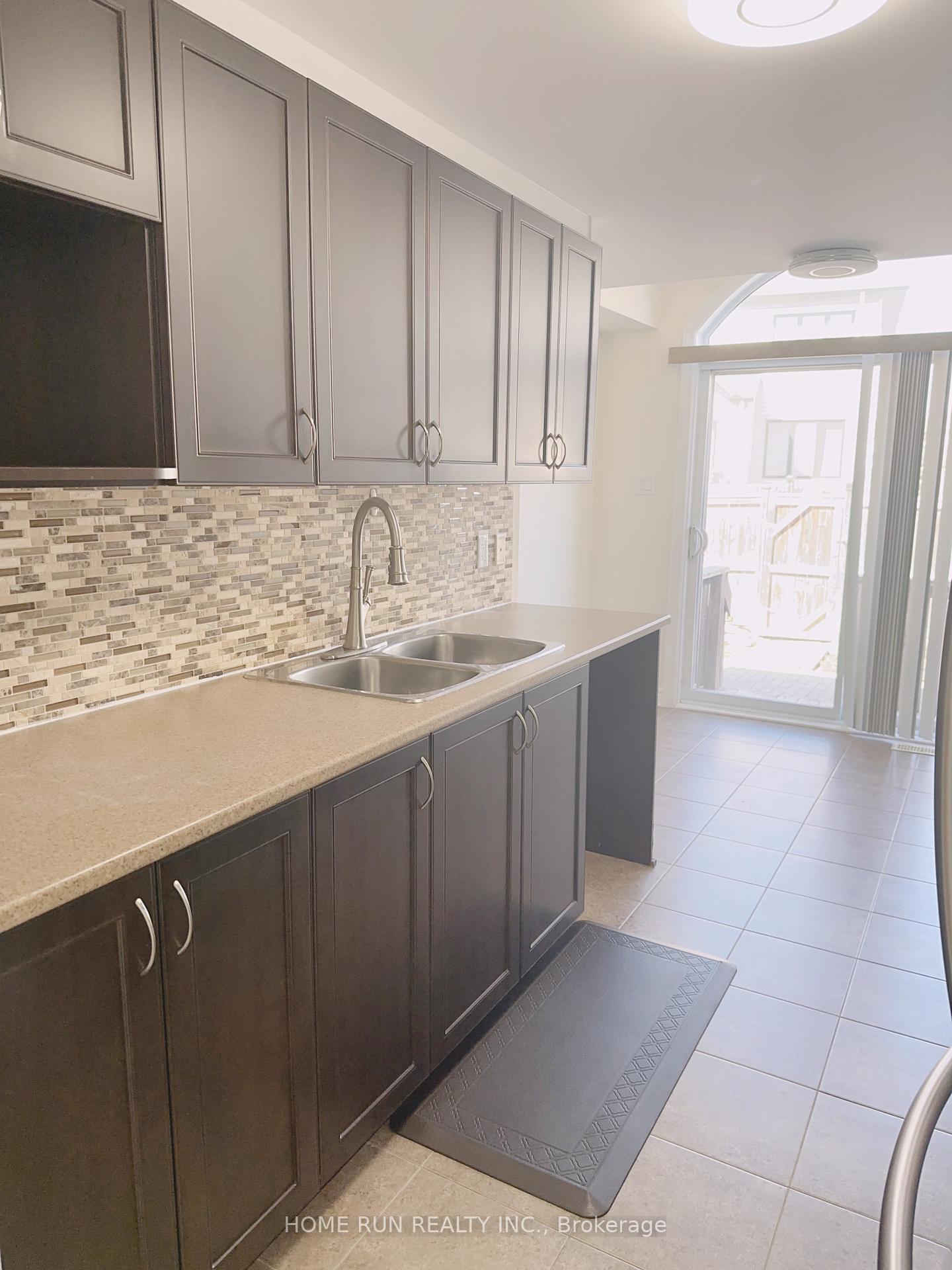 Photo 6 of 208 Garrity Crescent, Ottawa, Barrhaven - Strandherd — HOMEH
