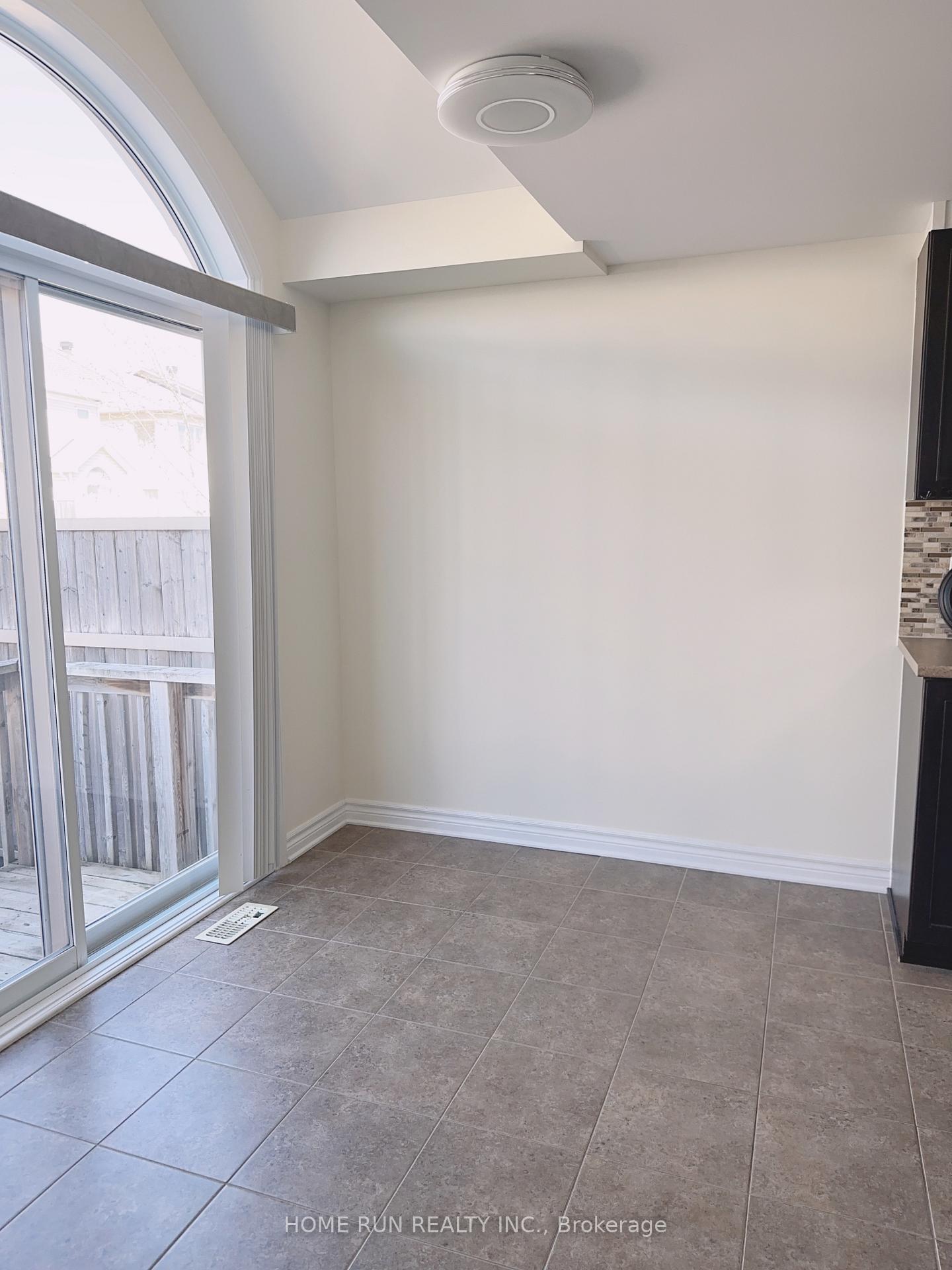 Photo 7 of 208 Garrity Crescent, Ottawa, Barrhaven - Strandherd — HOMEH