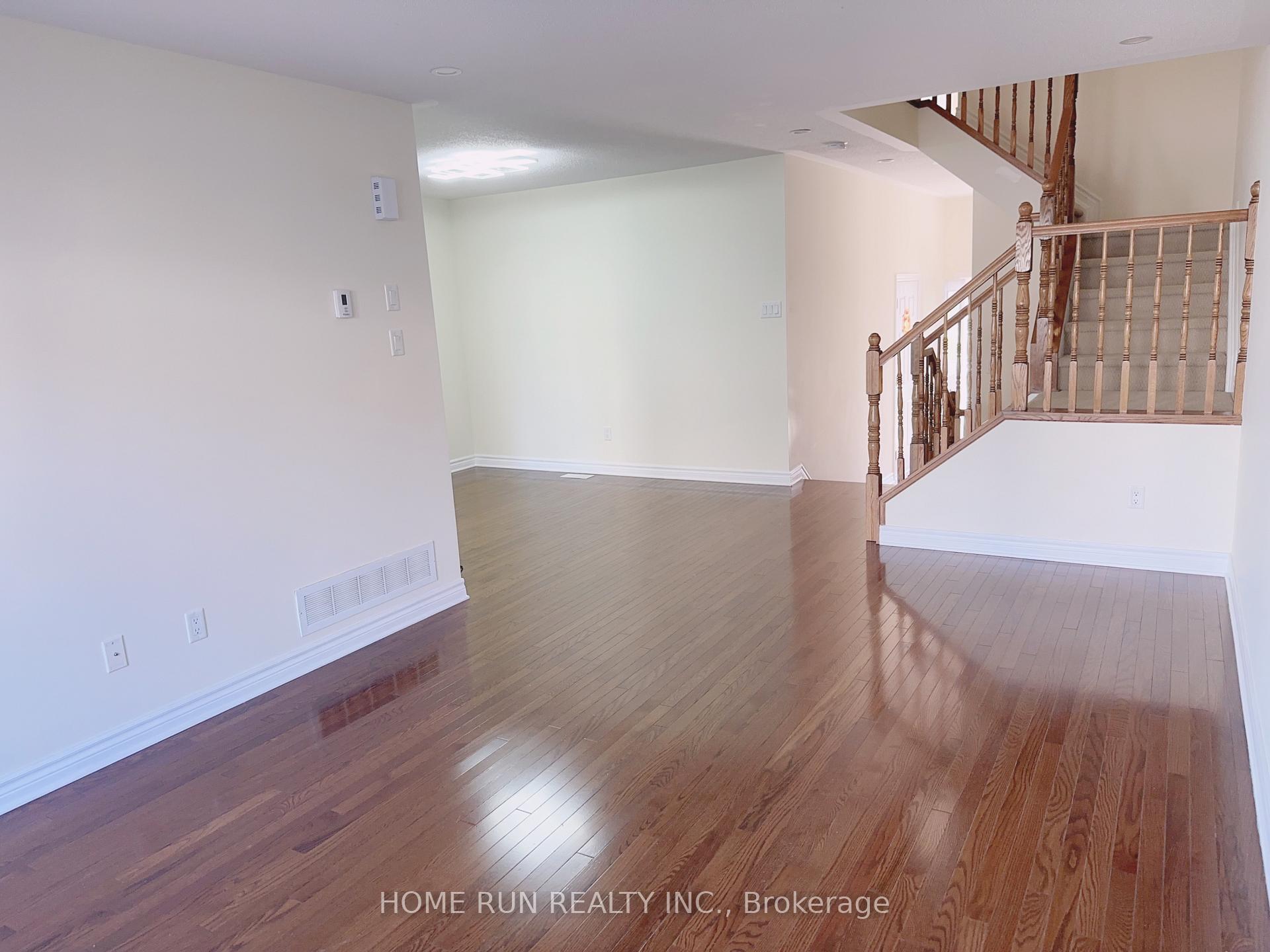 Photo 8 of 208 Garrity Crescent, Ottawa, Barrhaven - Strandherd — HOMEH