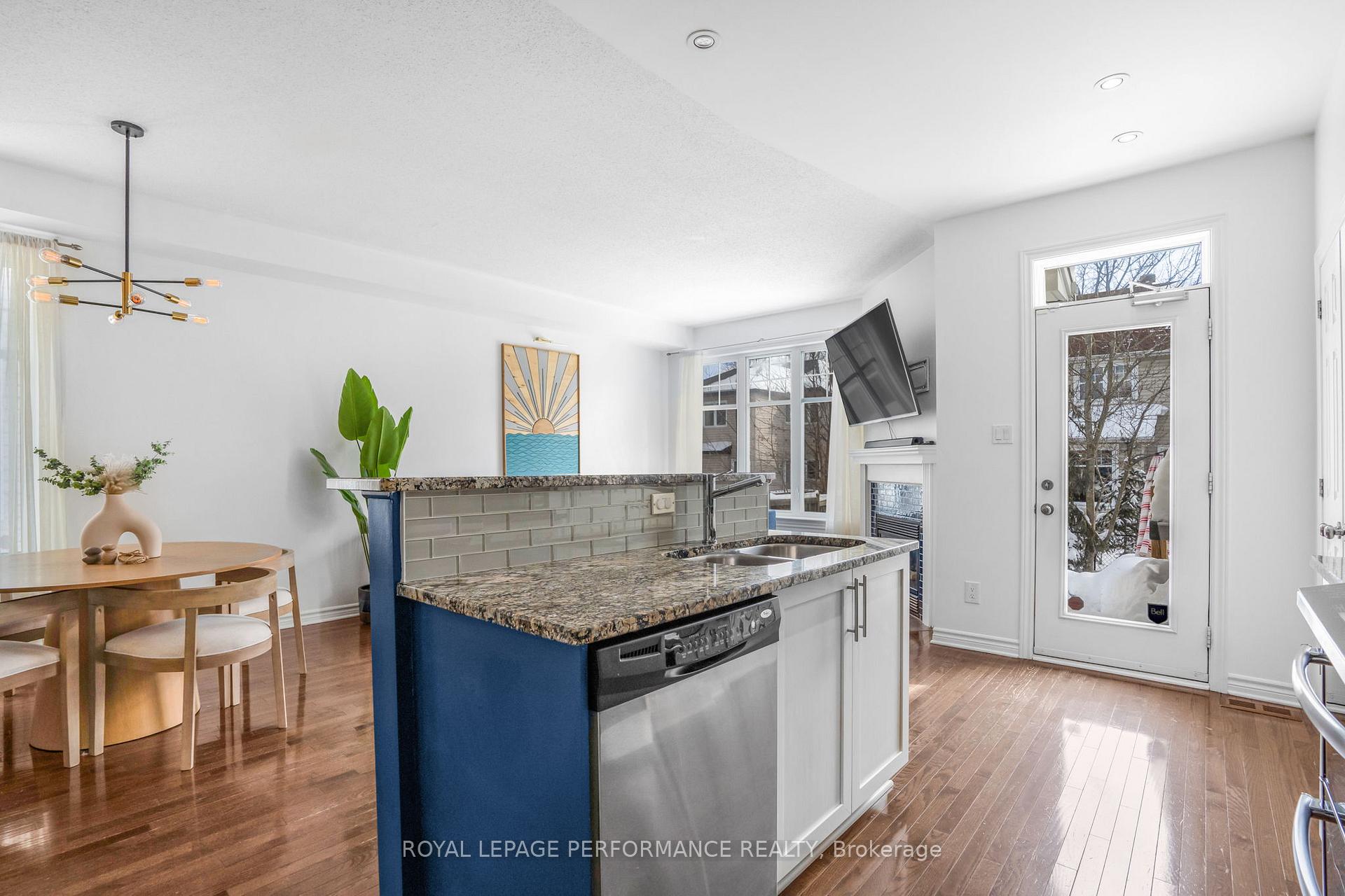 Photo 14 of 465 Cache Bay Crescent, Ottawa, Blossom Park/Kemp Park/Findlay Creek — HOMEH