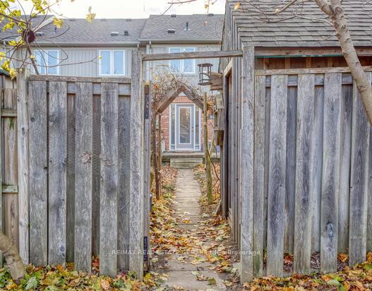 Photo 49 of 549 Victoria Road N, Guelph, Victoria North — HOMEH