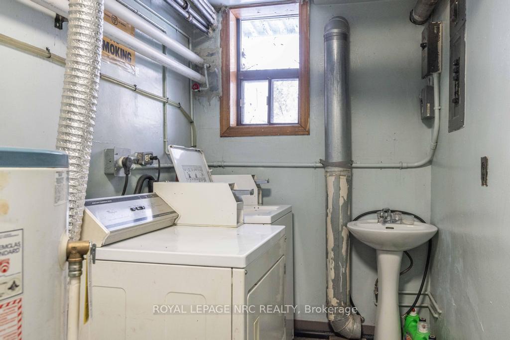 Photo 14 of Unit Unit 3, 389 Elizabeth Street, Grimsby, Grimsby Beach — HOMEH