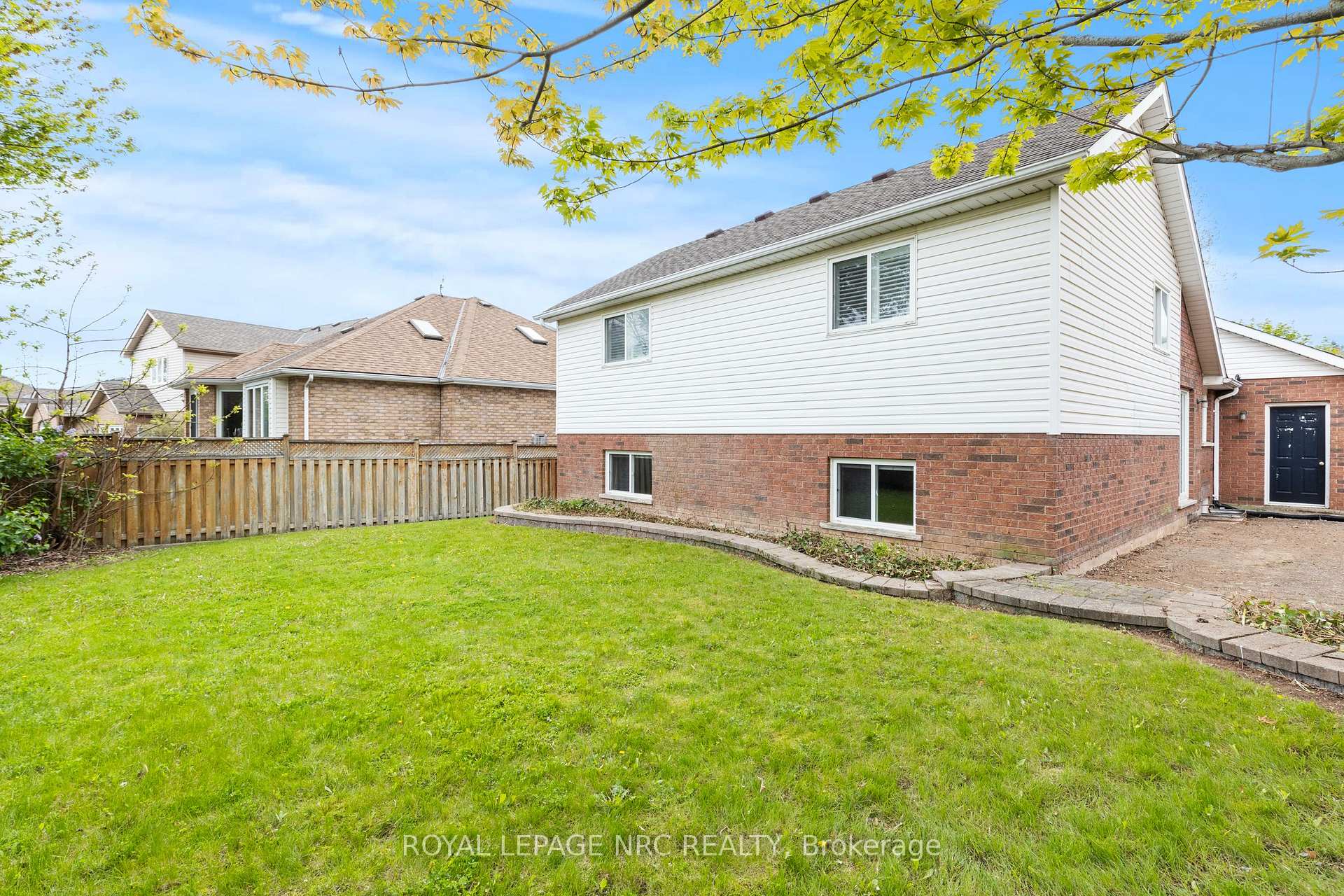 Photo 29 of 38 Baker Road S, Grimsby, Grimsby East — HOMEH