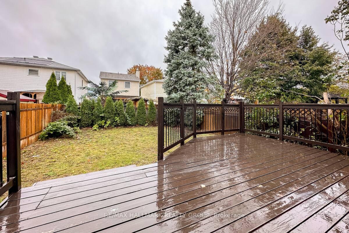 Photo 3 of 47 Peacock Crescent, Ottawa, Barrhaven - Cedargrove/Fraserdale — HOMEH