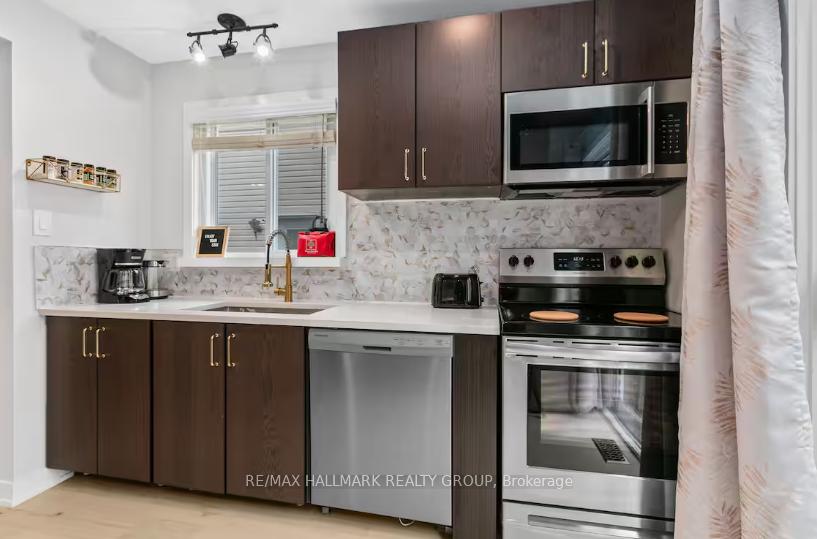 Photo 7 of 47 Peacock Crescent, Ottawa, Barrhaven - Cedargrove/Fraserdale — HOMEH