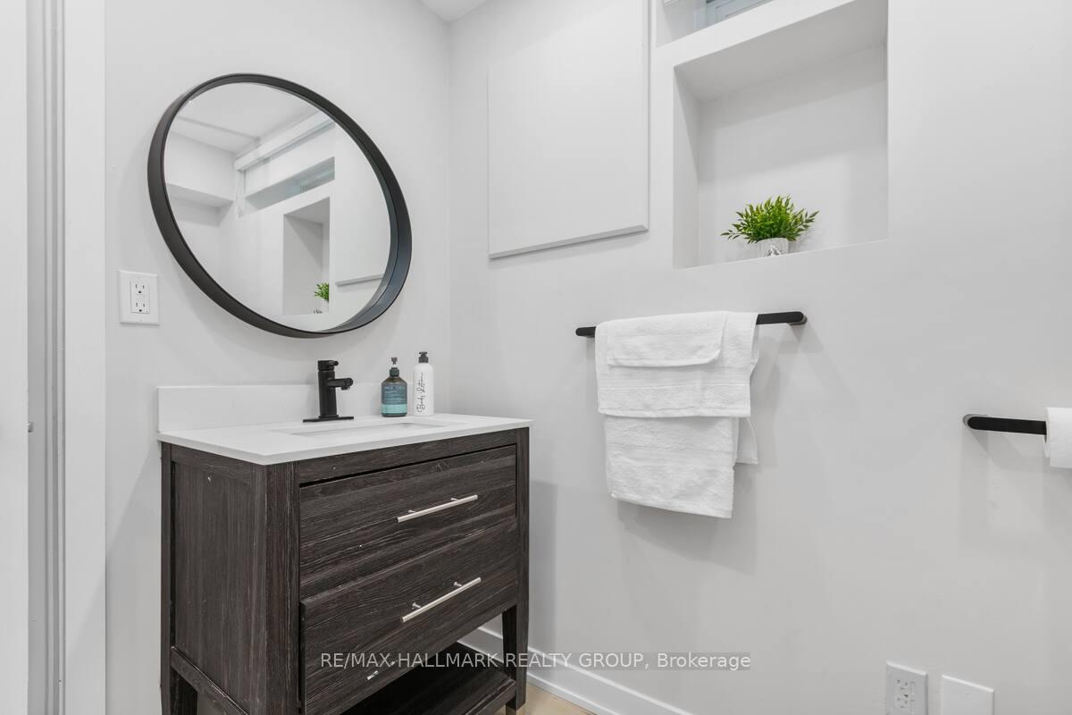 Photo 12 of 47 Peacock Crescent, Ottawa, Barrhaven - Cedargrove/Fraserdale — HOMEH