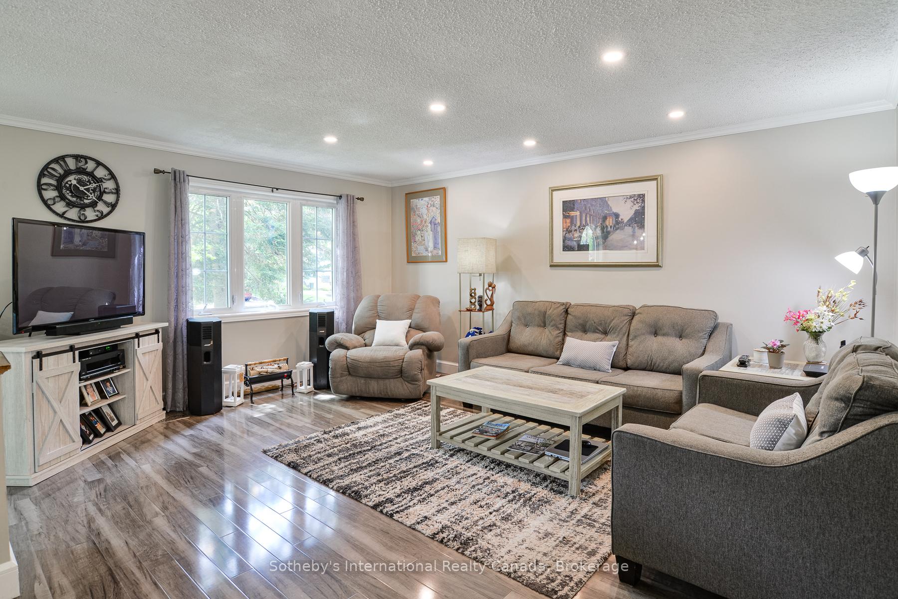 Photo 2 of 154 Pratt Crescent, Gravenhurst, Muskoka (S) — HOMEH