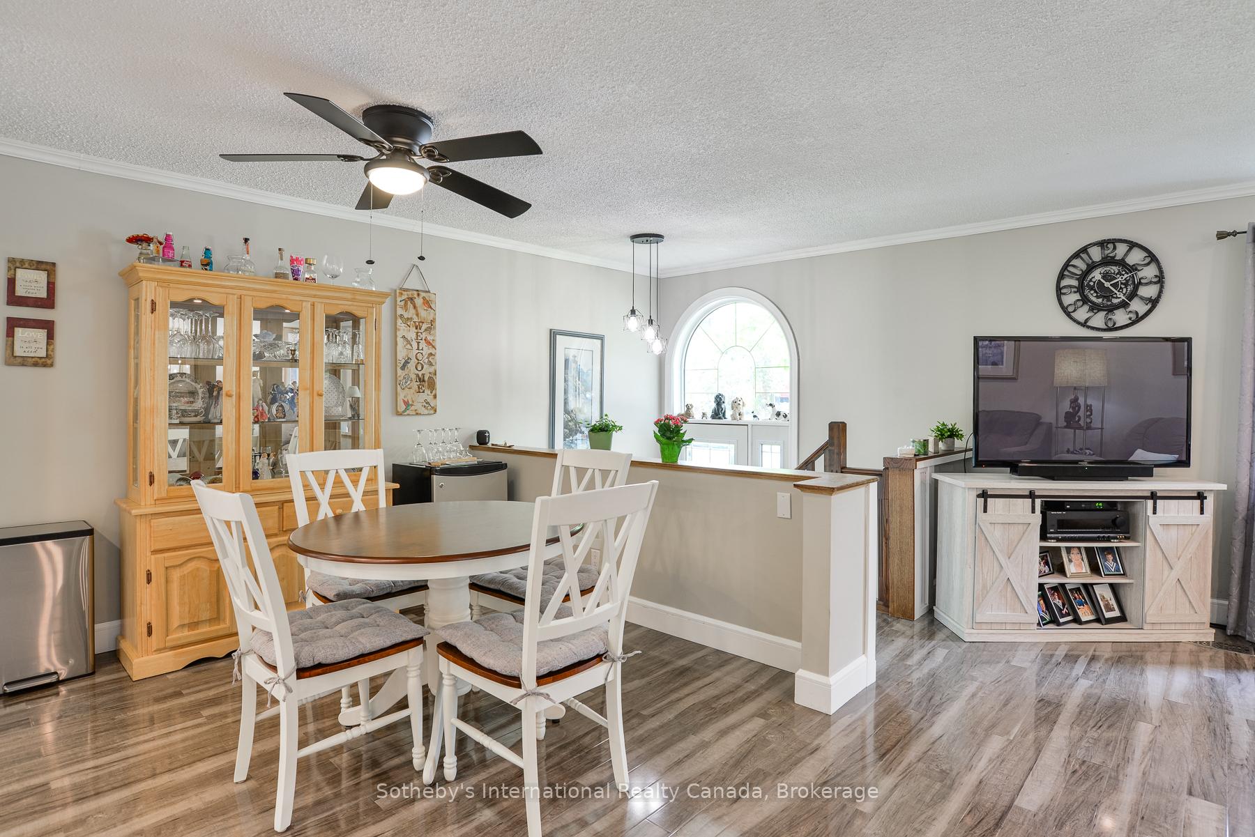 Photo 4 of 154 Pratt Crescent, Gravenhurst, Muskoka (S) — HOMEH