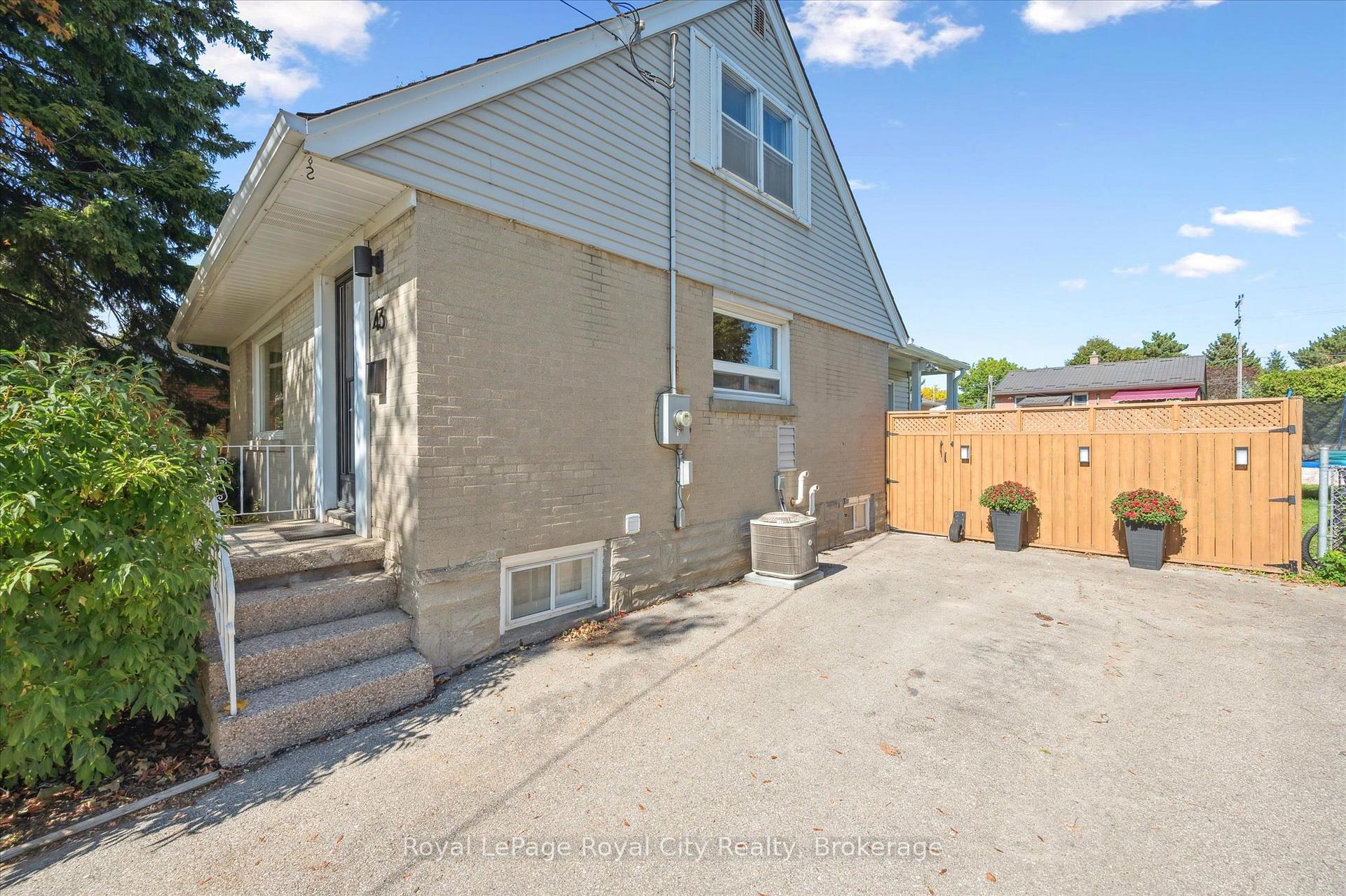 Photo 7 of 43 Vancouver Drive, Guelph, St. George's — HOMEH