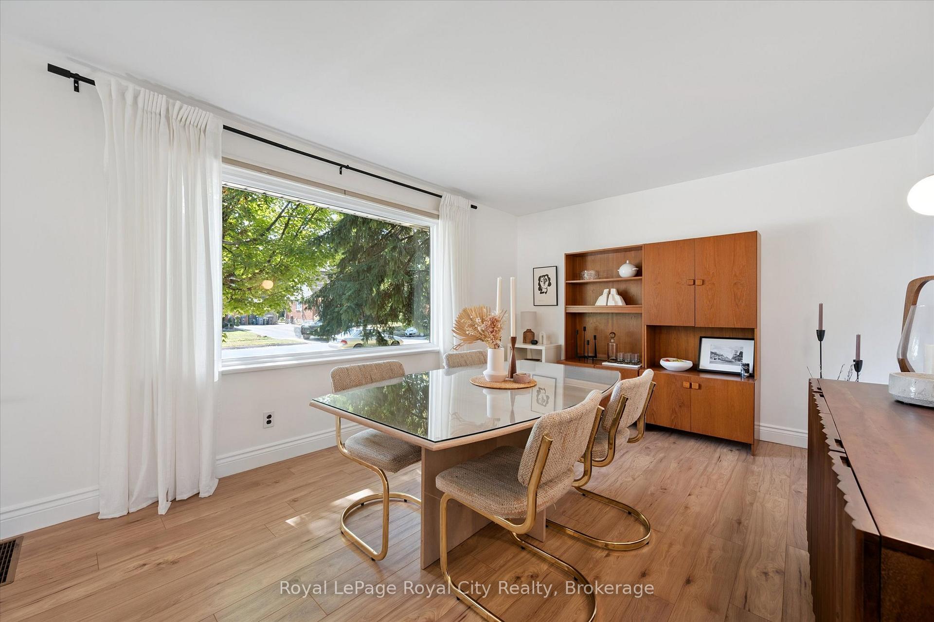 Photo 10 of 43 Vancouver Drive, Guelph, St. George's — HOMEH